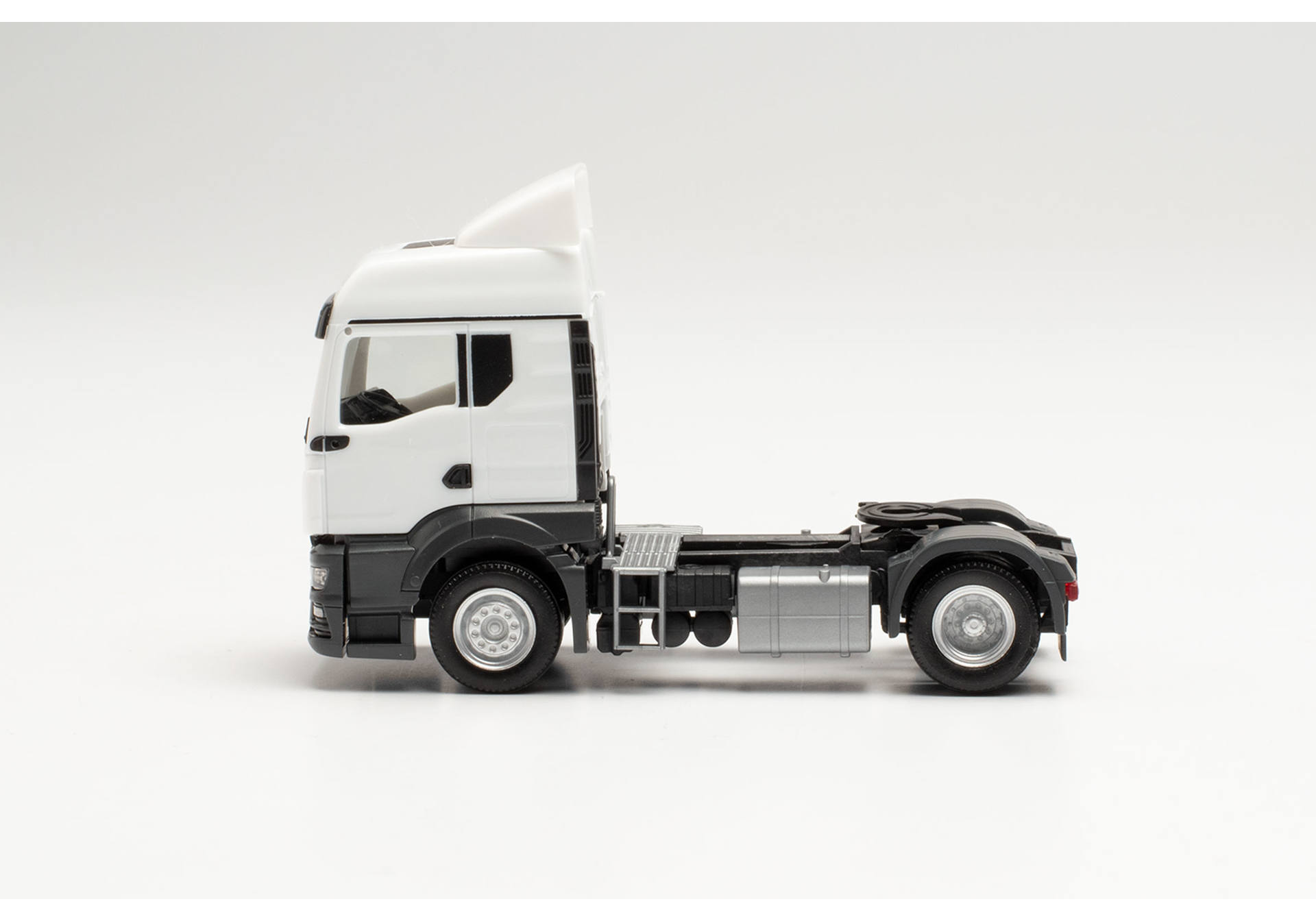 MAN TGS TM Zugmaschine ohne Windleitbleche, weiß