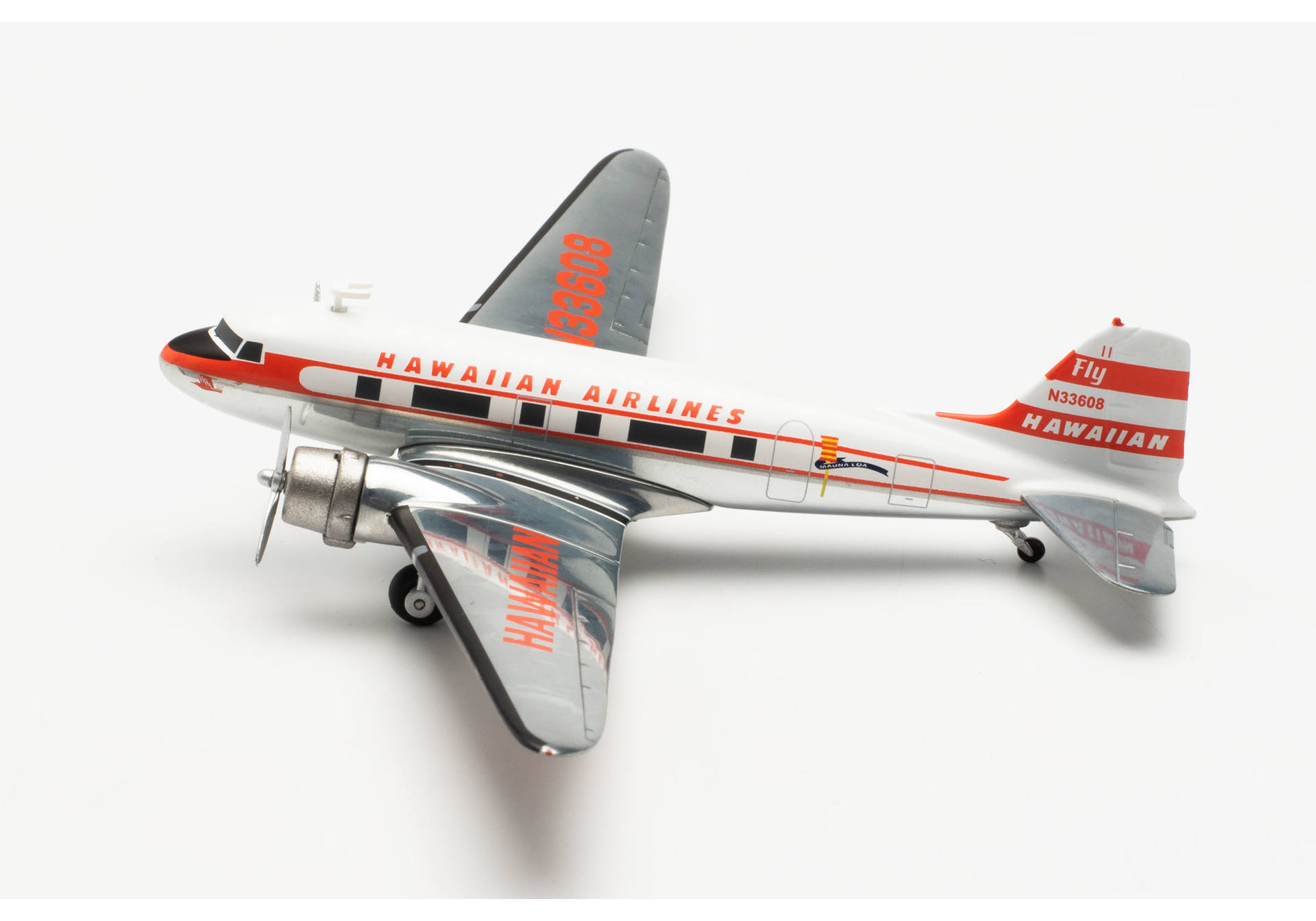 Hawaiian Airlines Douglas DC-3 “Viewmaster” – N33608