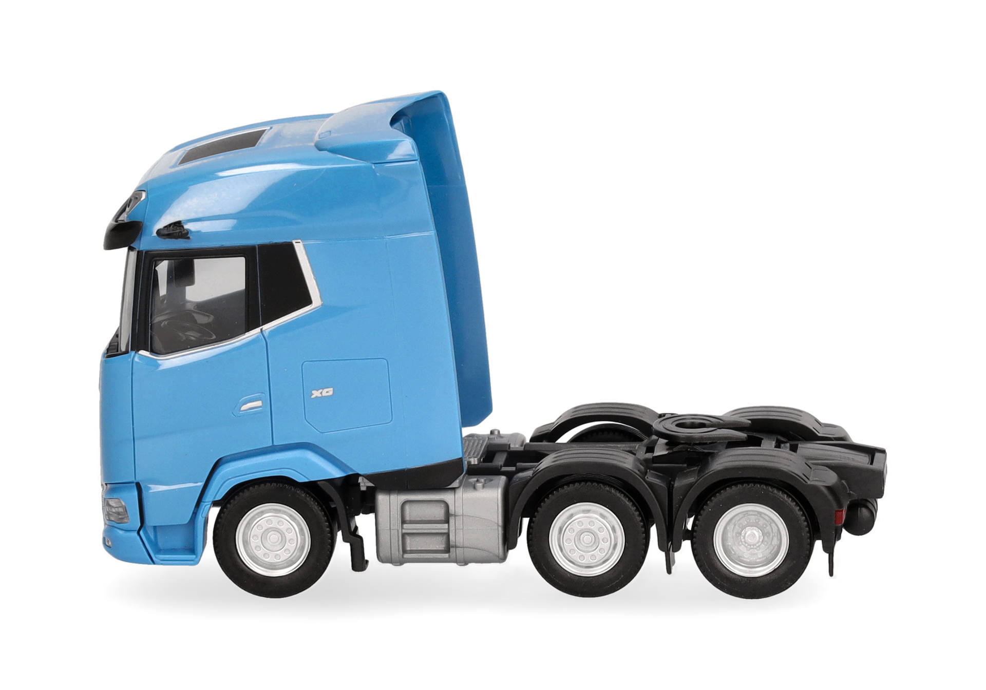 DAF XG Zugmaschine 3achs (6x2), lichtblau