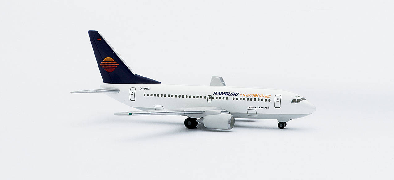 Hamburg International Boeing 737-700