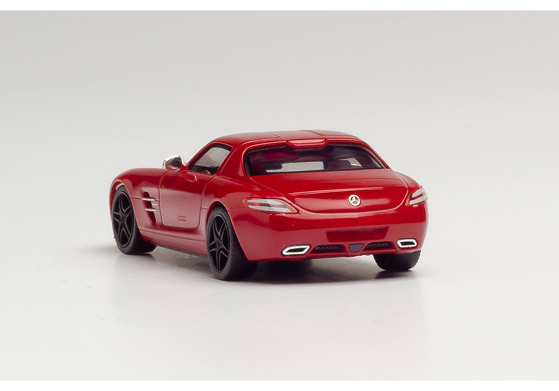Mercedes-Benz SLS AMG,Le Mans rot metallic mit schwarzen Felgen
