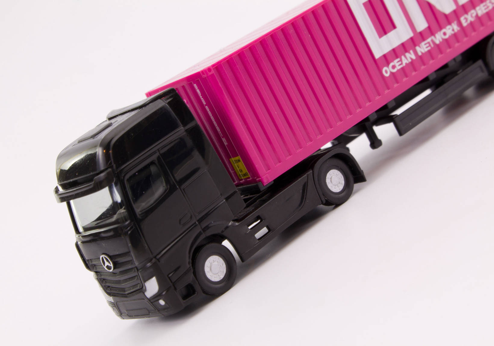Mercedes-Benz Actros Gigaspace Container-Sattelzug "ONE"