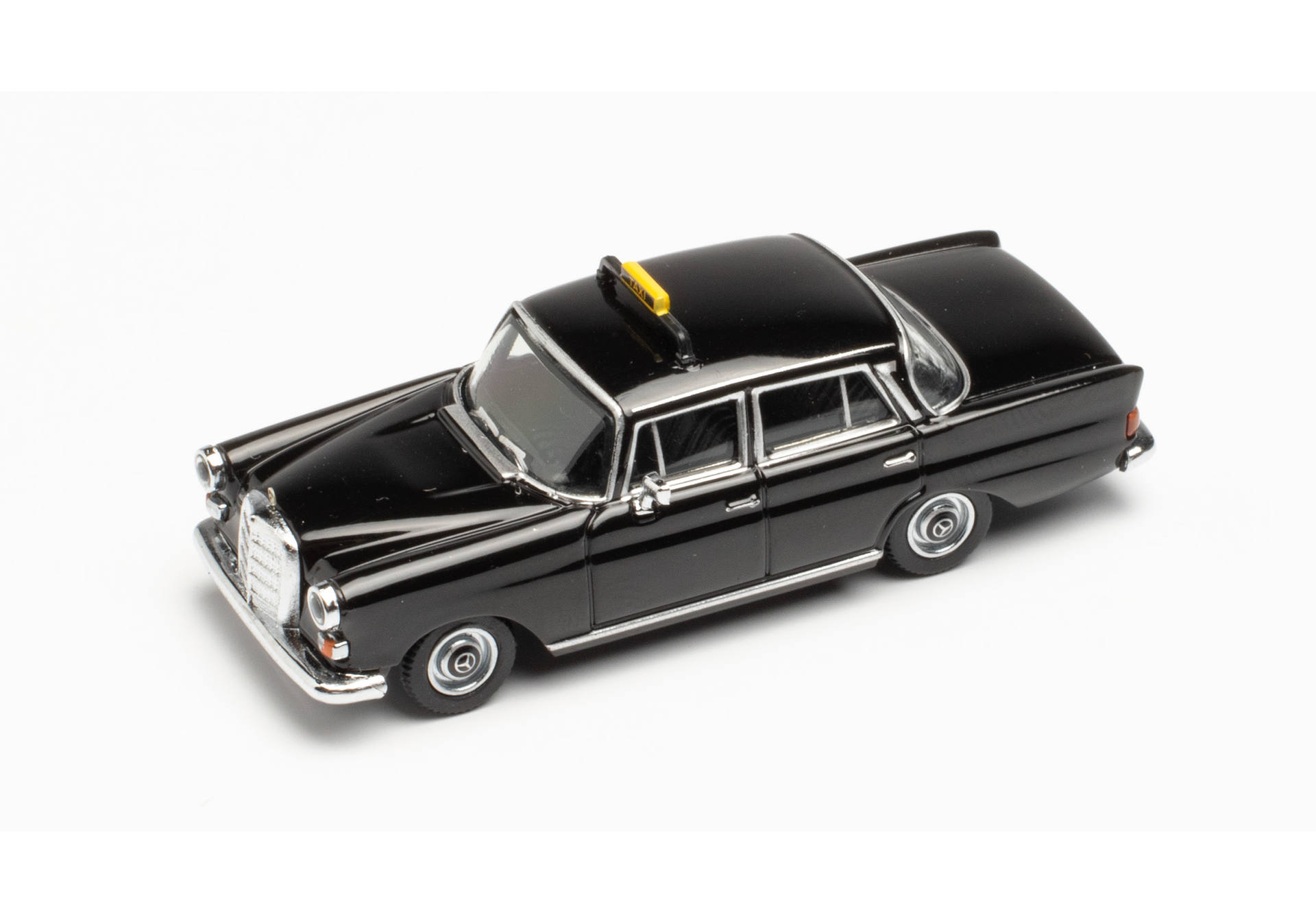 Mercedes-Benz 200 Heckflosse „Taxi“ schwarz