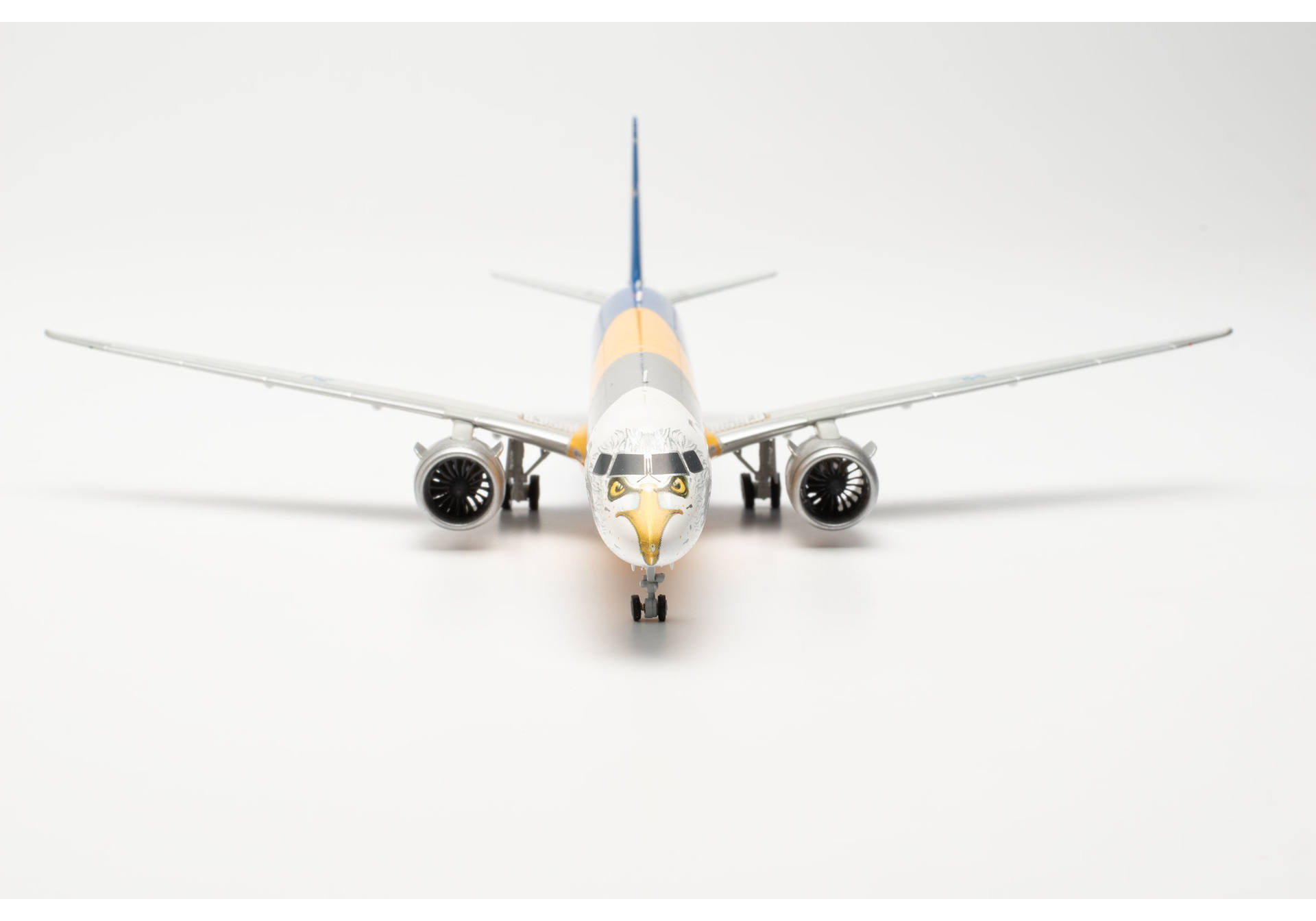 Embraer E195-E2 “Profit Hunter - Golden Eagle” - PR-ZIJ