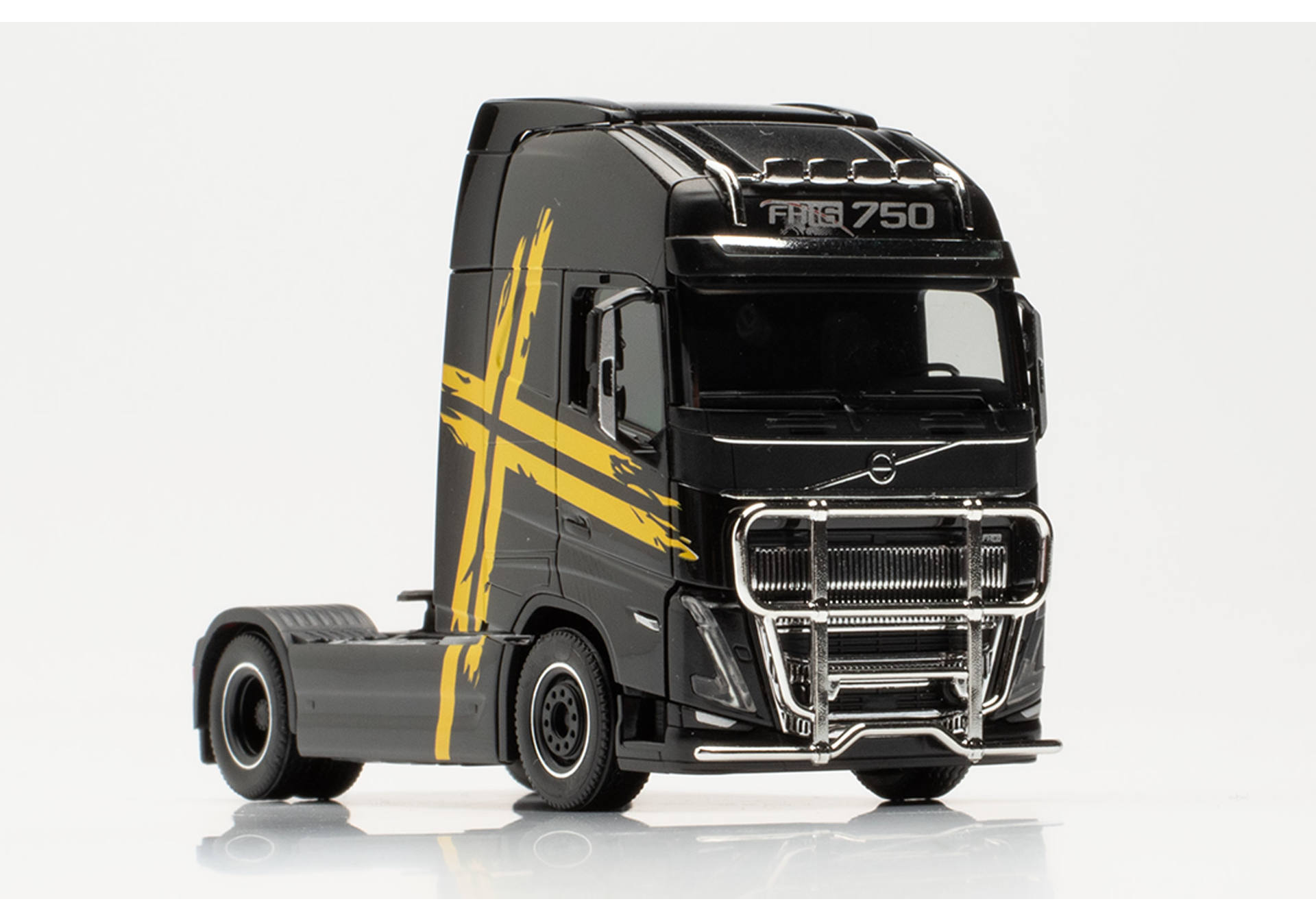 Volvo FH 16 Gl. XL 2020 tractor with lamp holder and crash protector, black