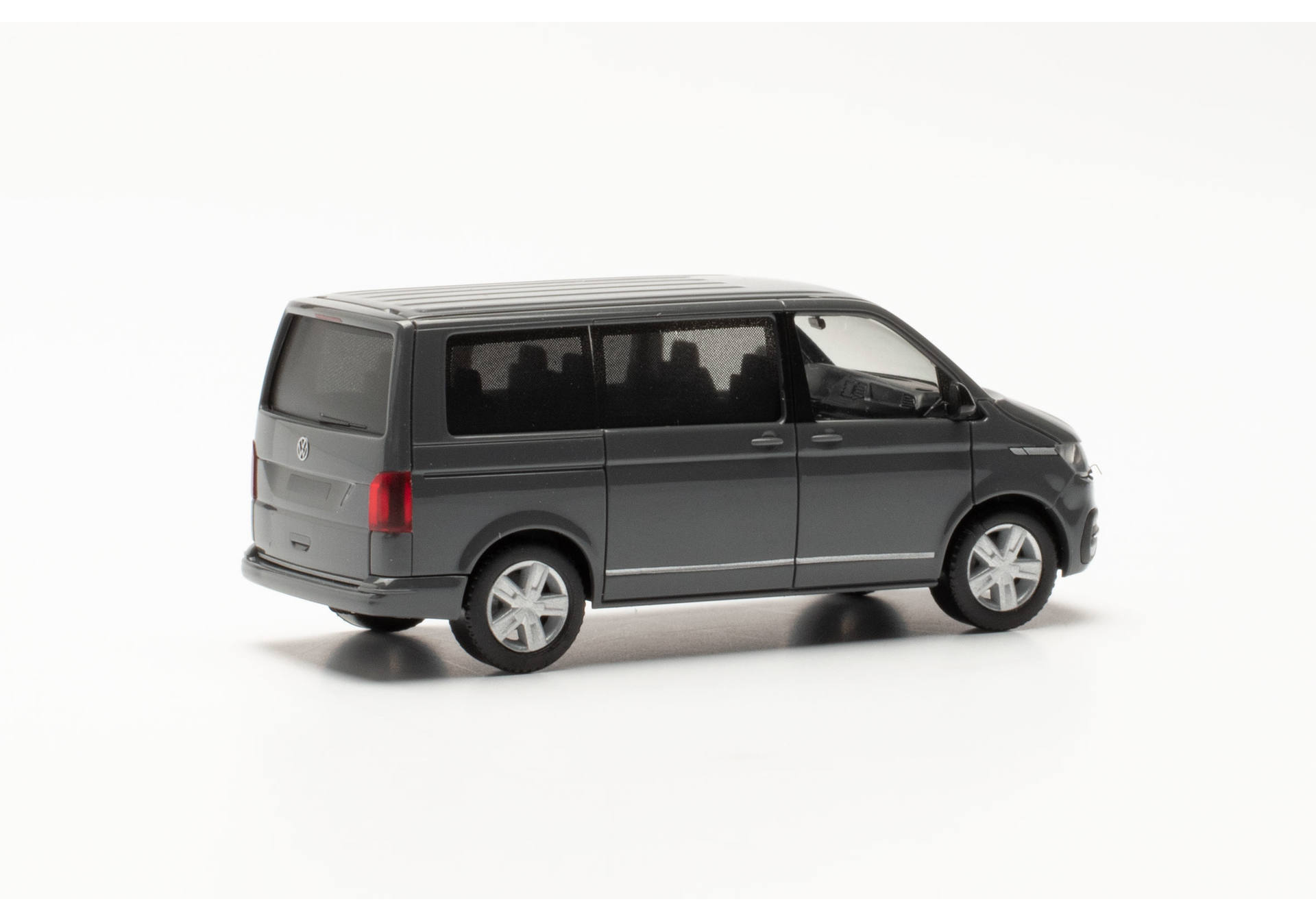 Volkswagen (VW) T 6.1 Caravelle, pure grey