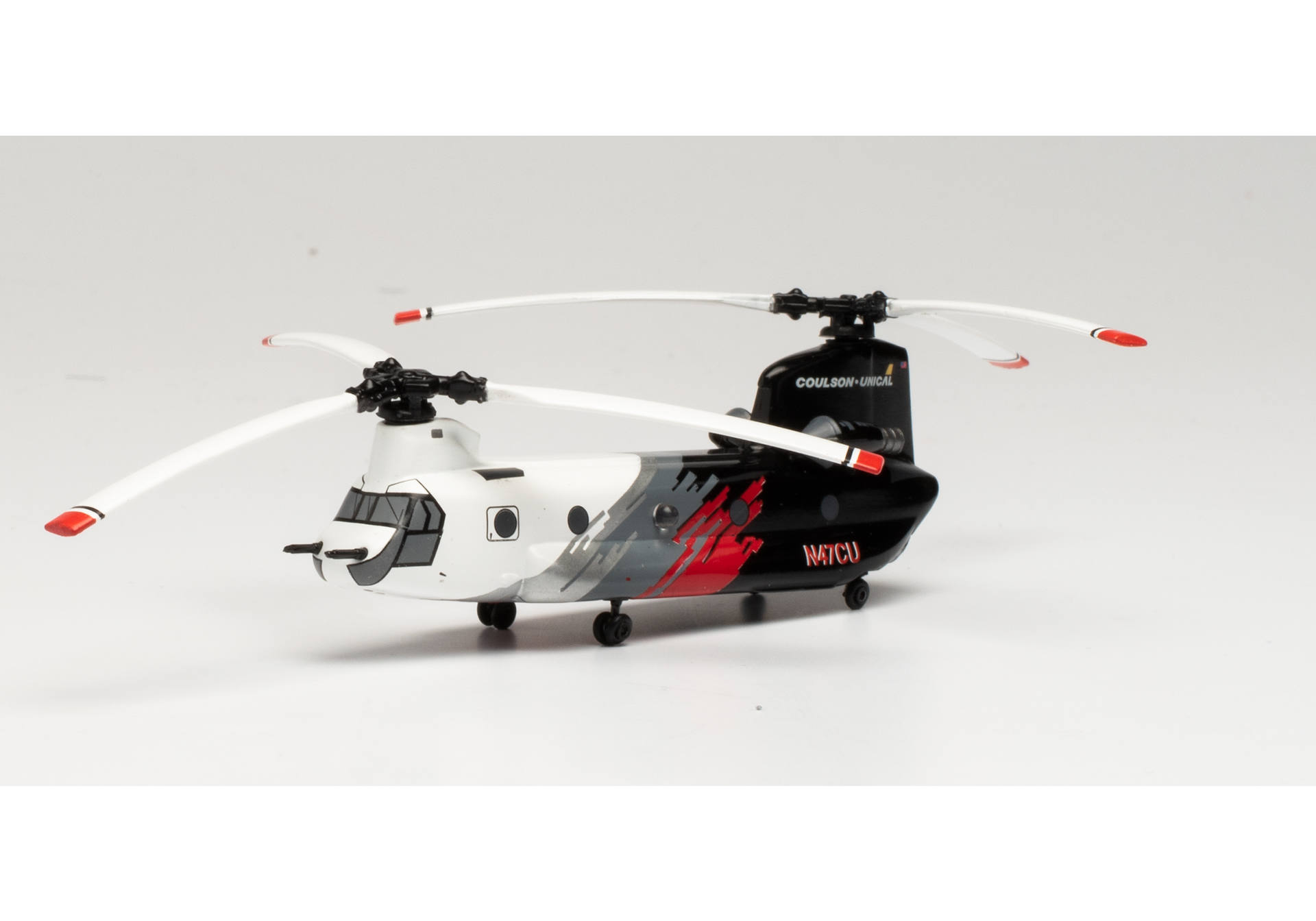 Coulson Aviation Boeing CH-47D Chinook – N47CU