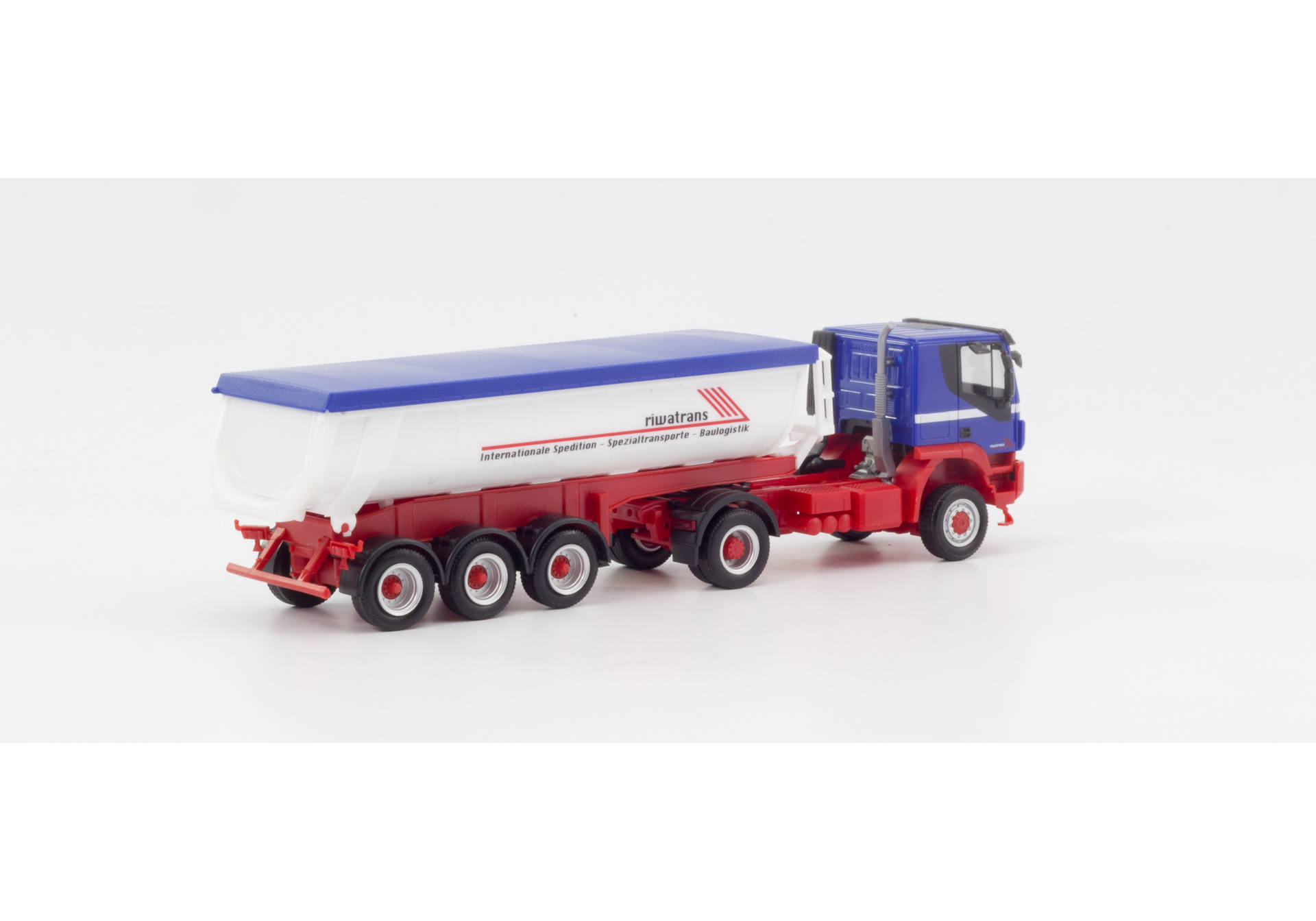 Iveco Trakker 4x4 Thermomulden-Sattelzug „Riwatrans“
