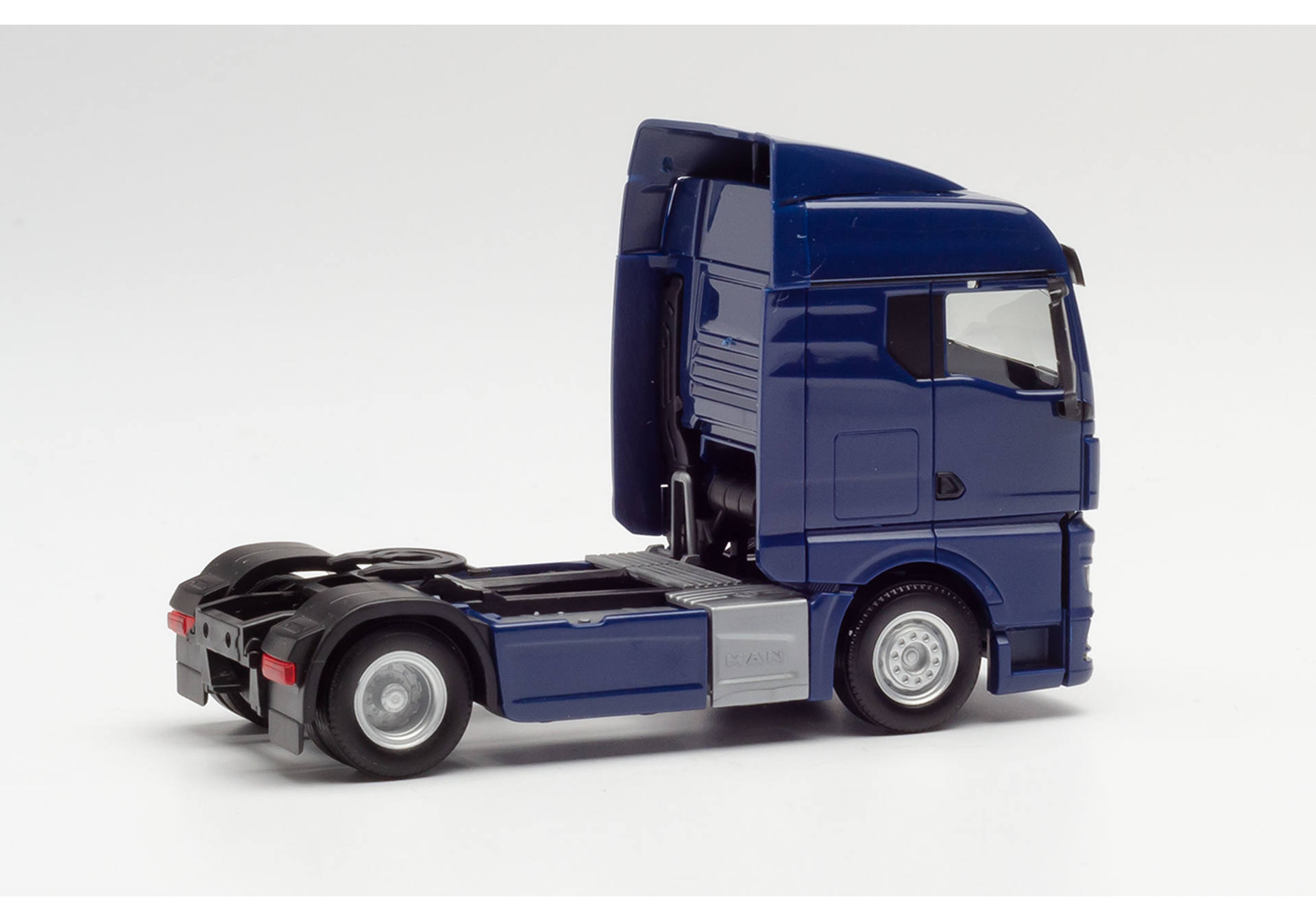 MAN TGX GM solo tractor, blue