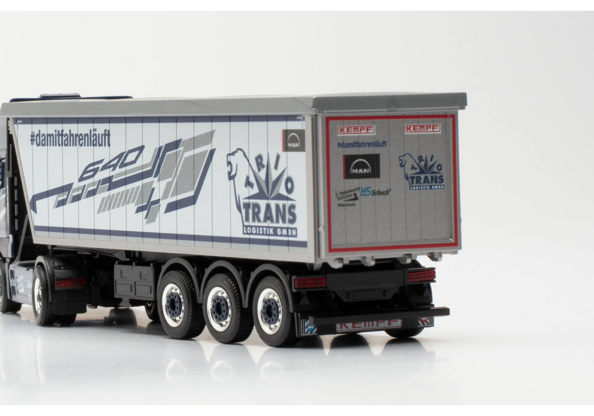 MAN TGX XXL Stöffelliner-Sattelzug „Trio-Trans“