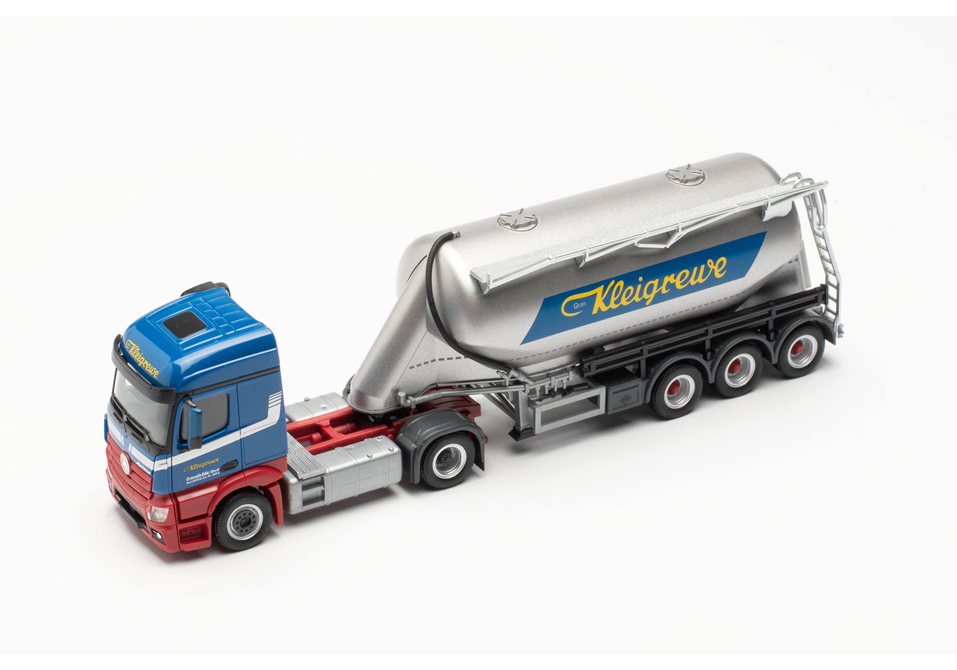 Mercedes-Benz Actros Streamspace 2.3 bulk silo semitrailer truck „Kleigrewe“ (Northrhine-Westphalia/Ennigerloh)