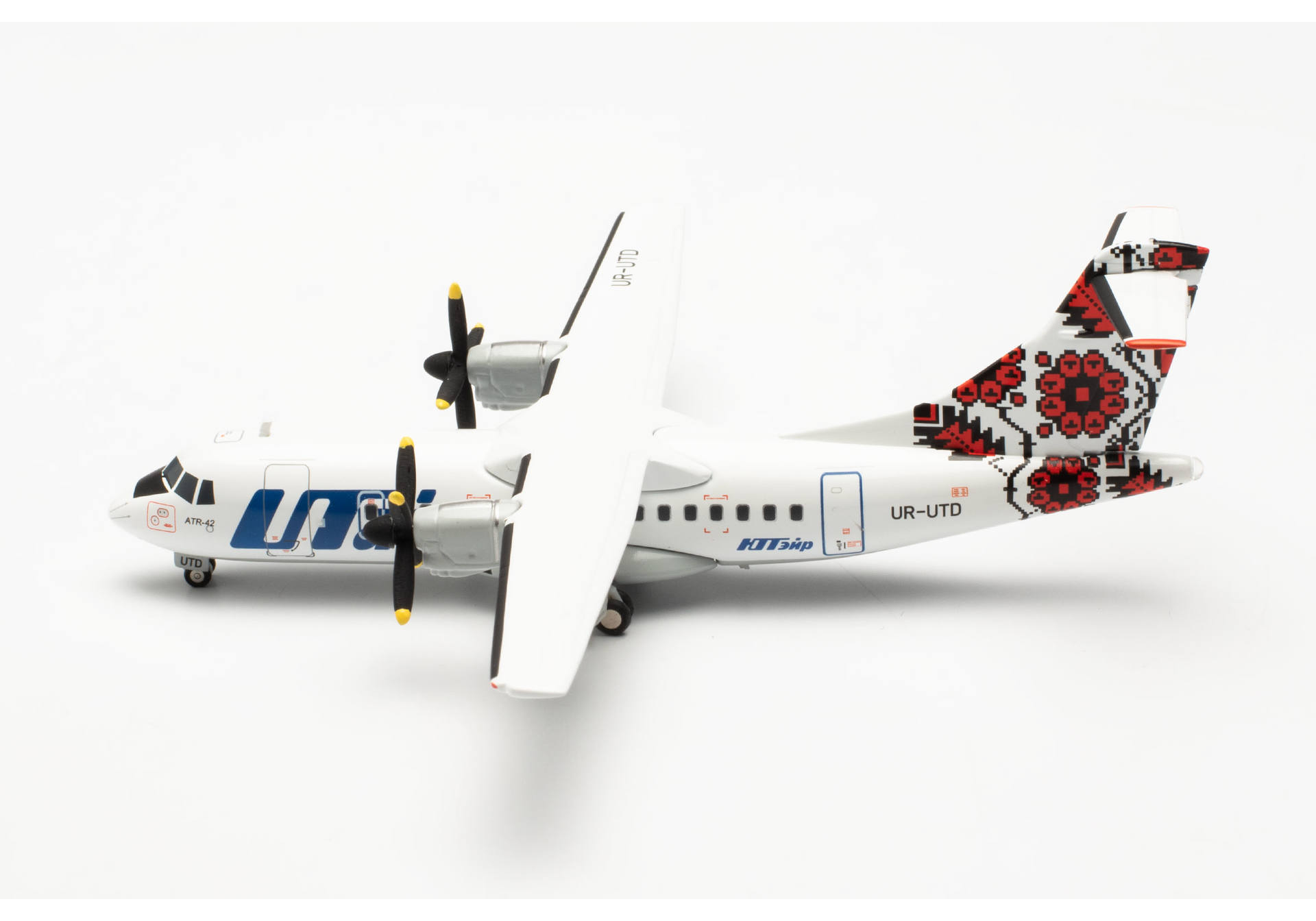 UTair-Ukraine ATR-42-300 – UR-UTD