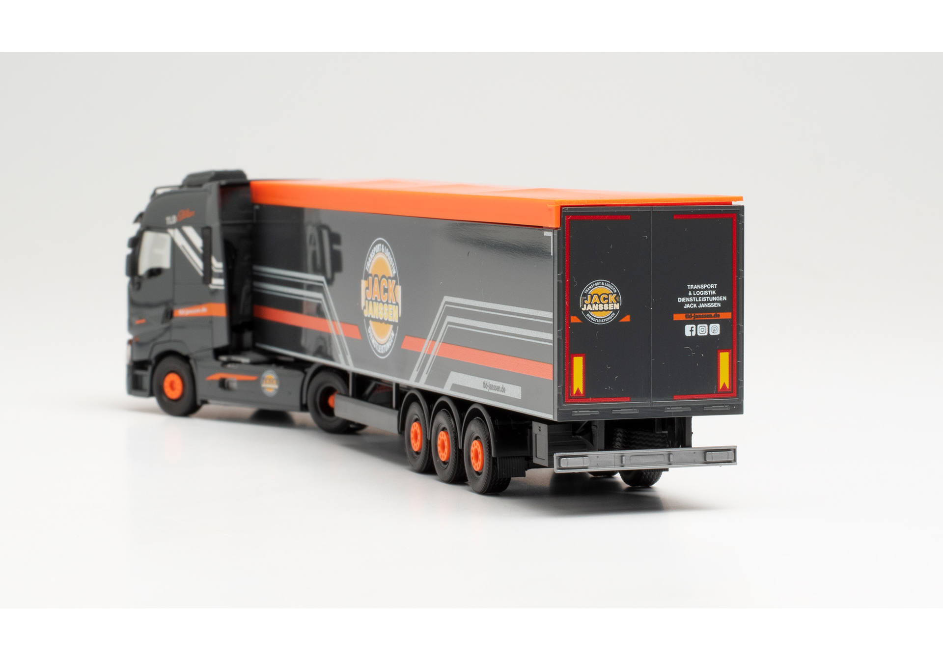 Renault T walking floor semitrailer Jack Janssen