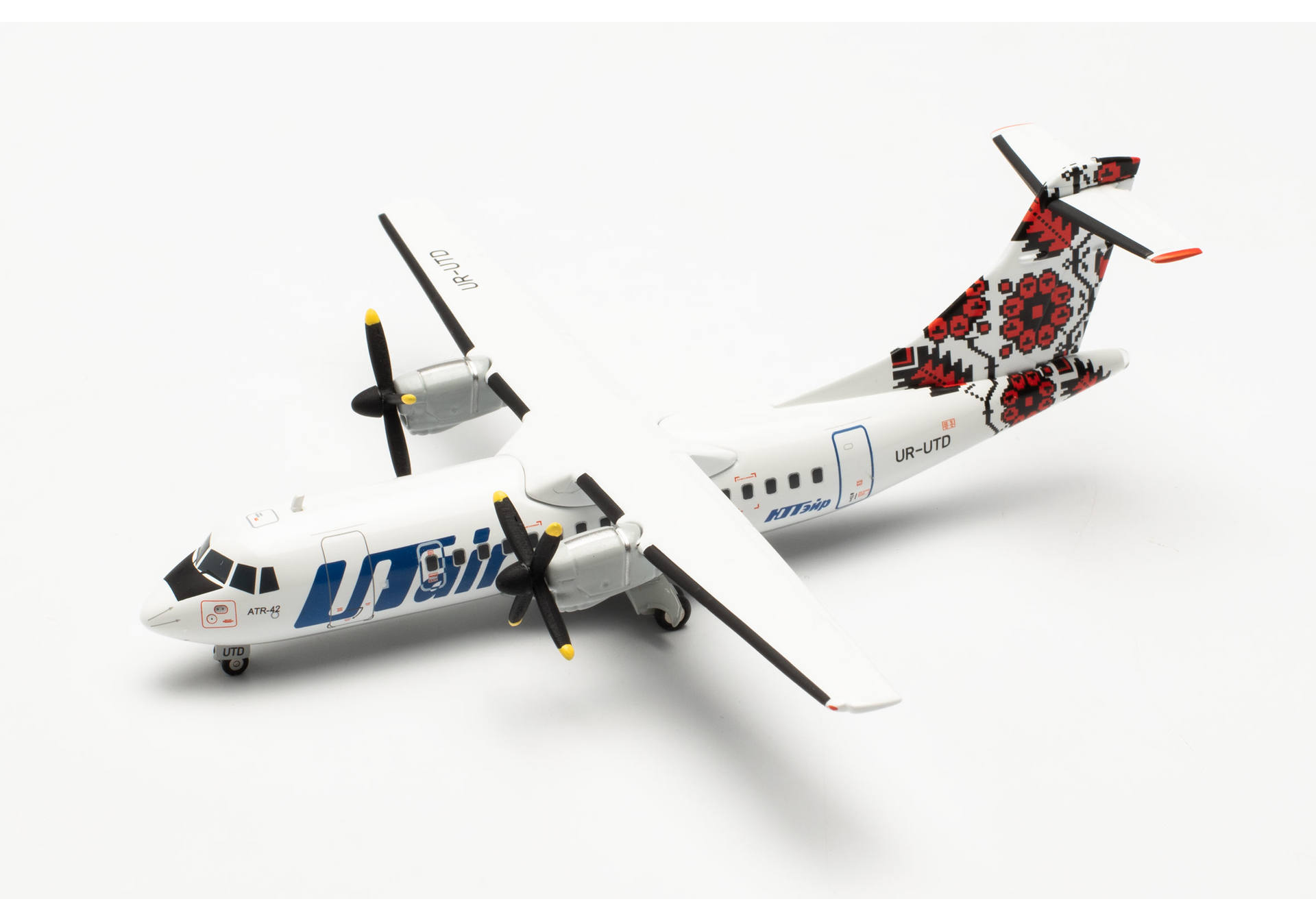 UTair-Ukraine ATR-42-300 – UR-UTD