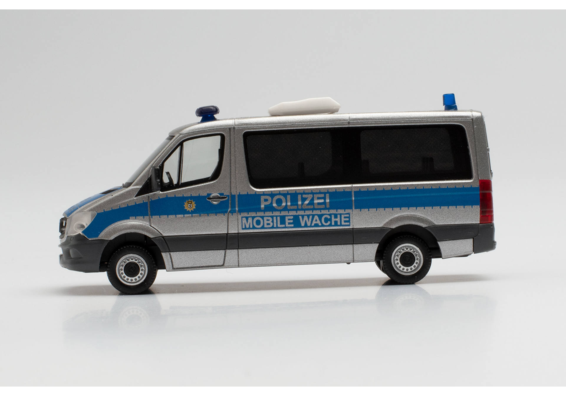 Mercedes-Benz Sprinter `13 Flachdach Bus „Polizei Berlin / Mobile Wache“