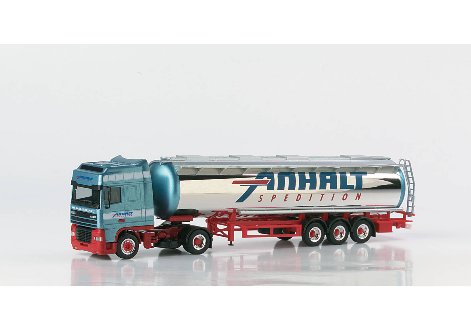 DAF XF SSC chrome-plated tank semitrailer "Anhalt"