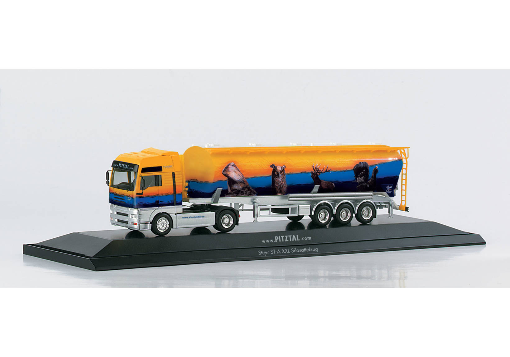 Steyr TGA XXL Silo semi trailer 60 m³ "Pitztal II", PC