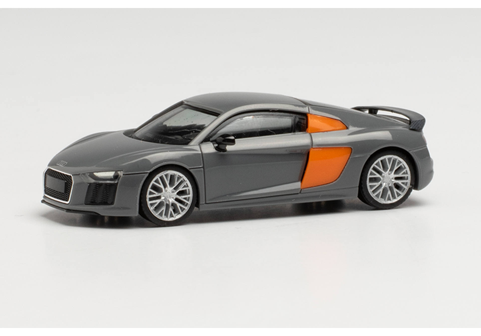 Audi R8 V10 Plus, nardo grey / Blade orange