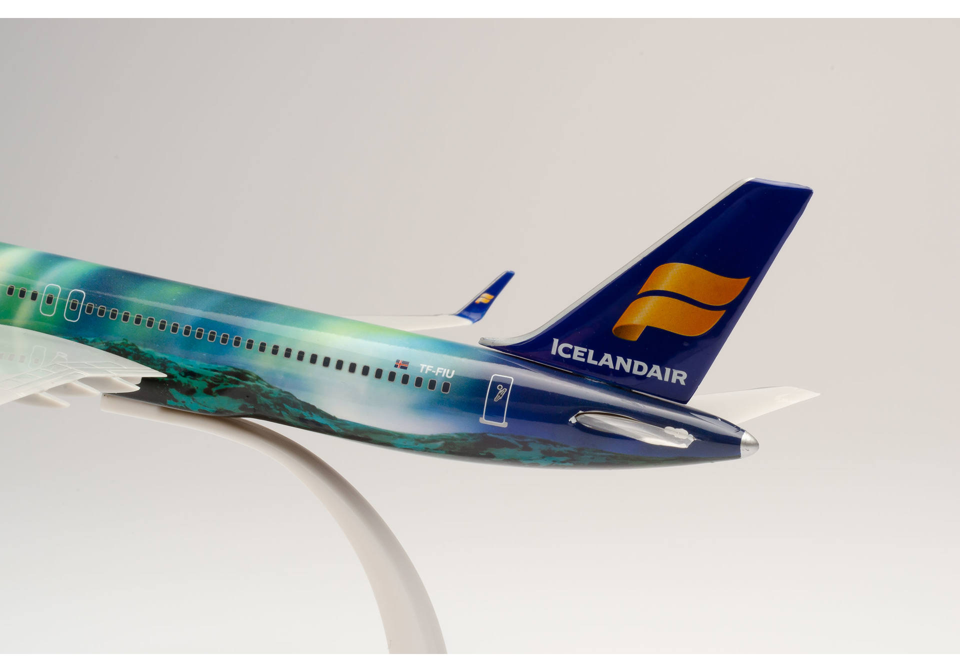 Icelandair Boeing 757-200 "Hekla Aurora"