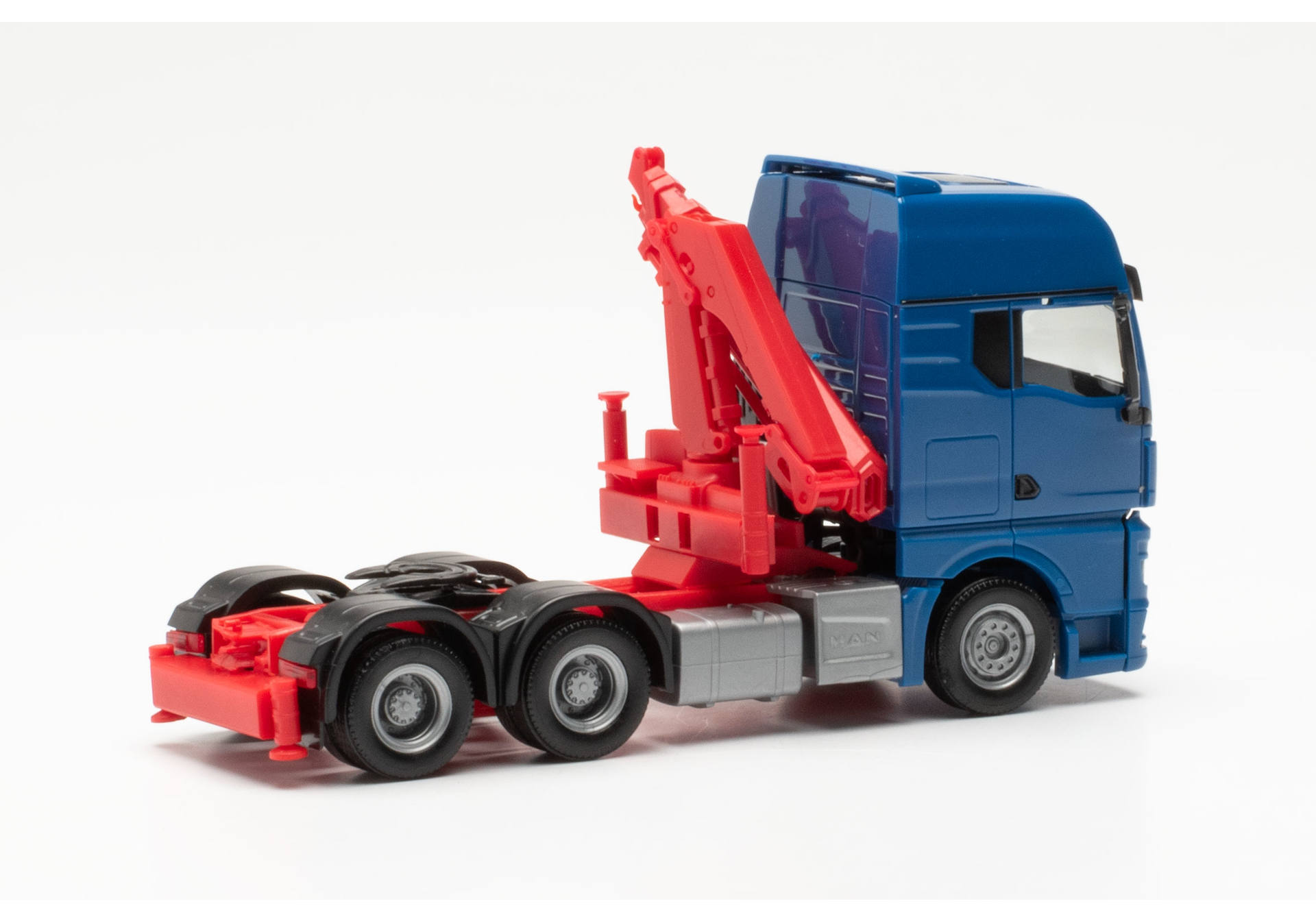 MAN TGX GX 6x4 Zugmaschine mit Ladekran, blau