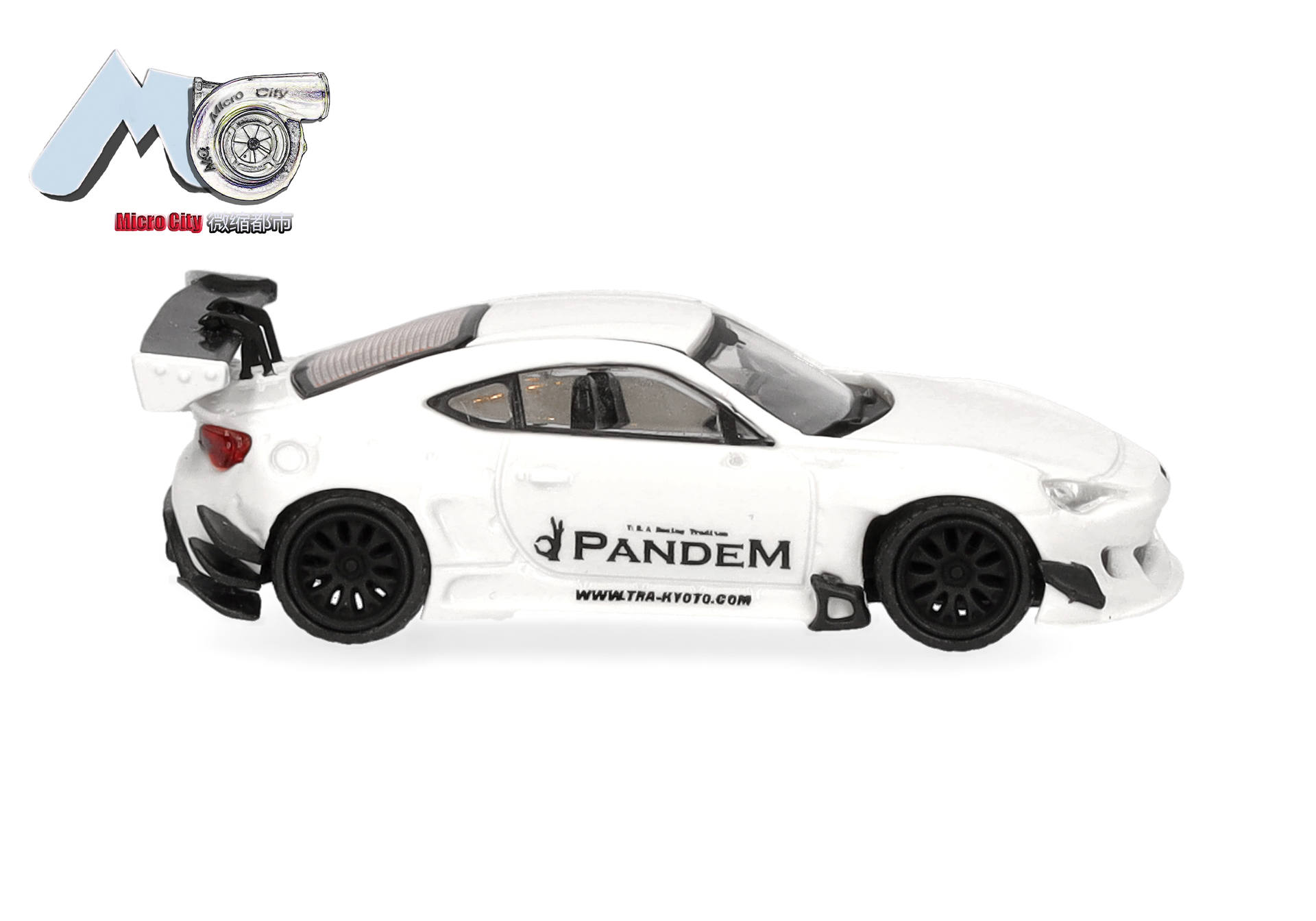 Spielzeugauto, weißes Auto, Rennwagen, Modellauto, Pandem-Logo