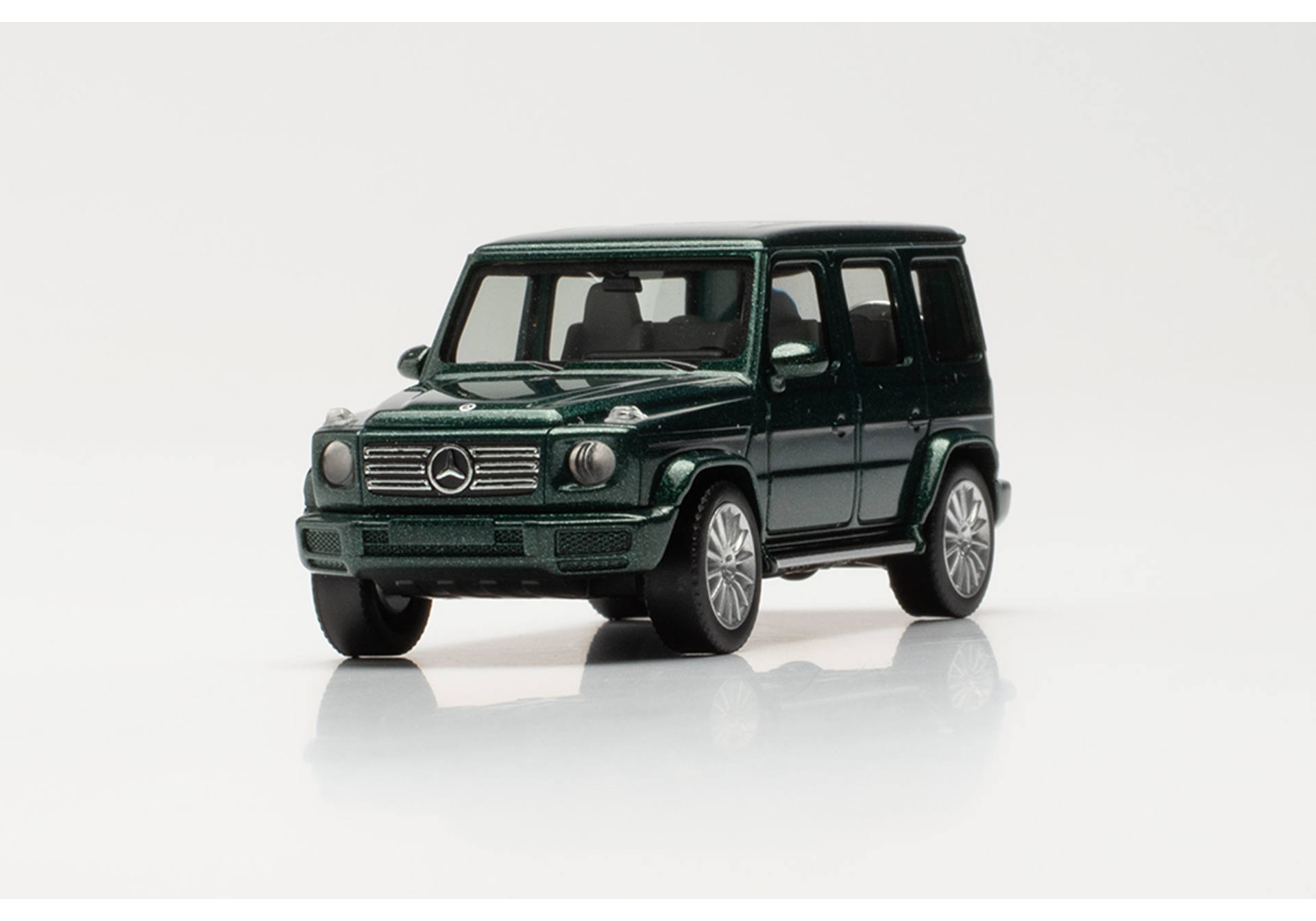 Mercedes-Benz G-Klasse mit AMG-Felgen, smaragdgrün metallic