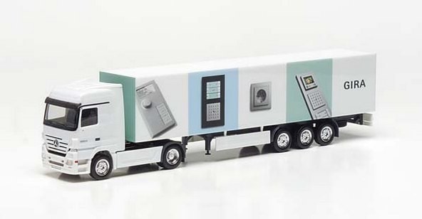 Mercedes-Benz Actros LH '02 case saddle train