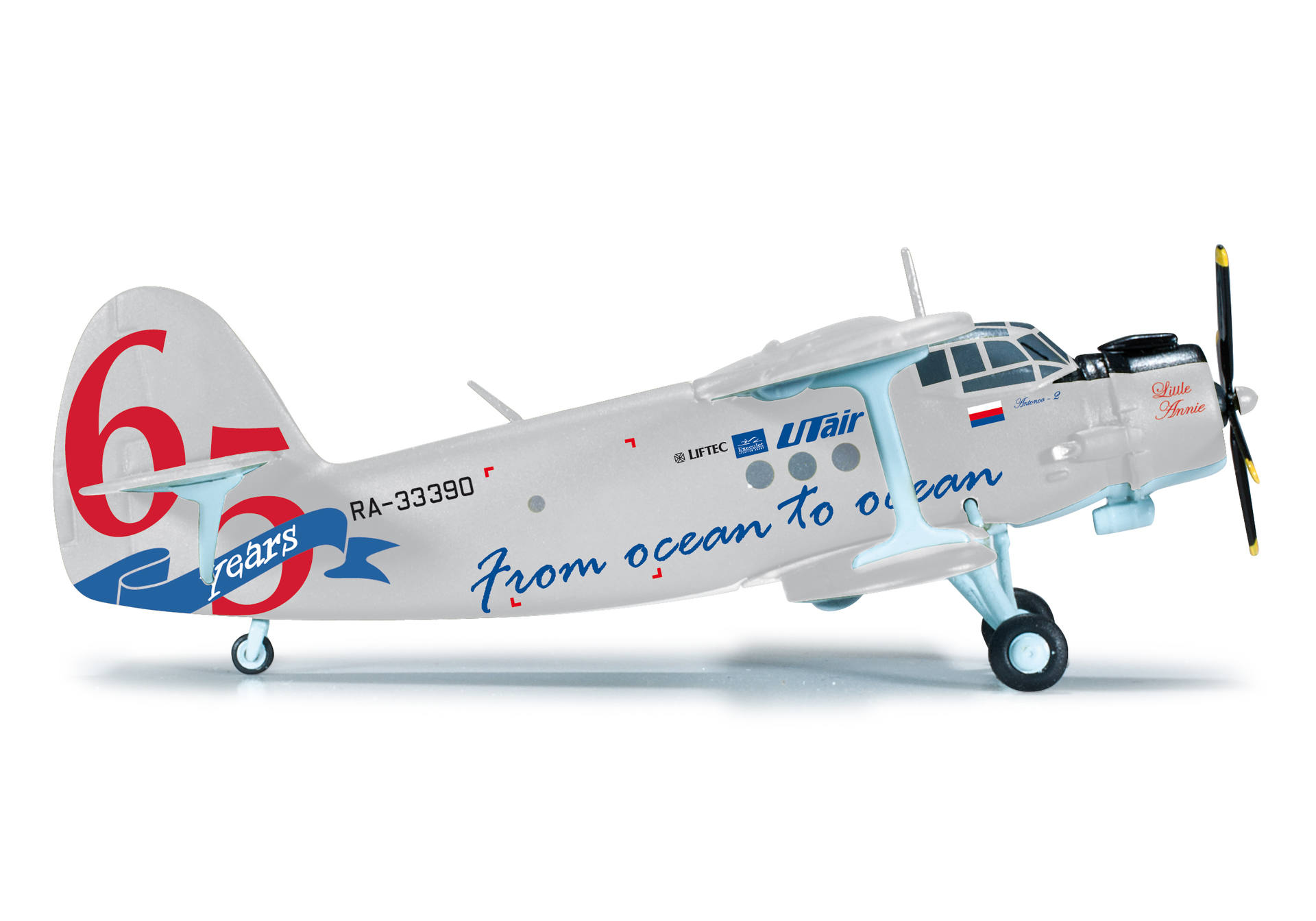 UTair Antonov AN-2 "From Ocean to Ocean" (RA-33390)