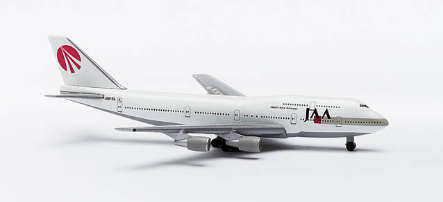 Japan Asia Airways (JAA) Boeing 747-300 with base and wheels