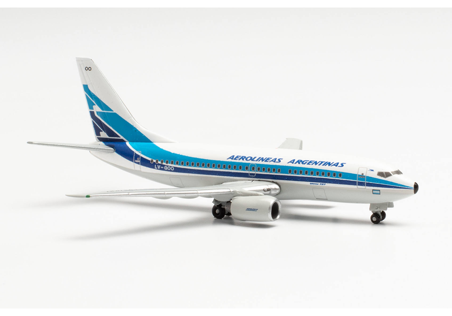 Aerolineas Argentinas Boeing 737-700 - 70th Anniversary Retro livery – LV-GOO