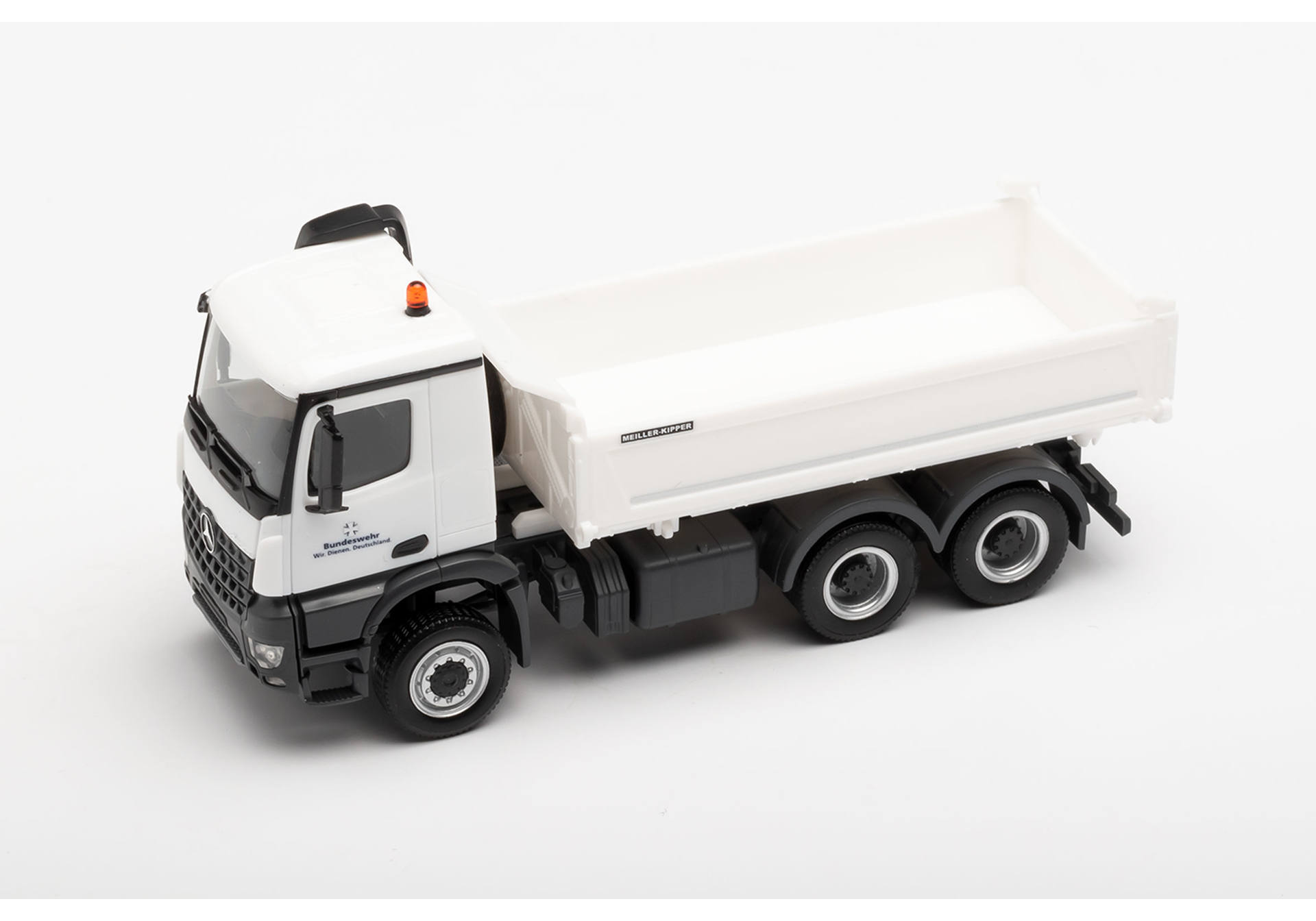 Mercedes-Benz Arocs M construction tipper BwFuhrparkService