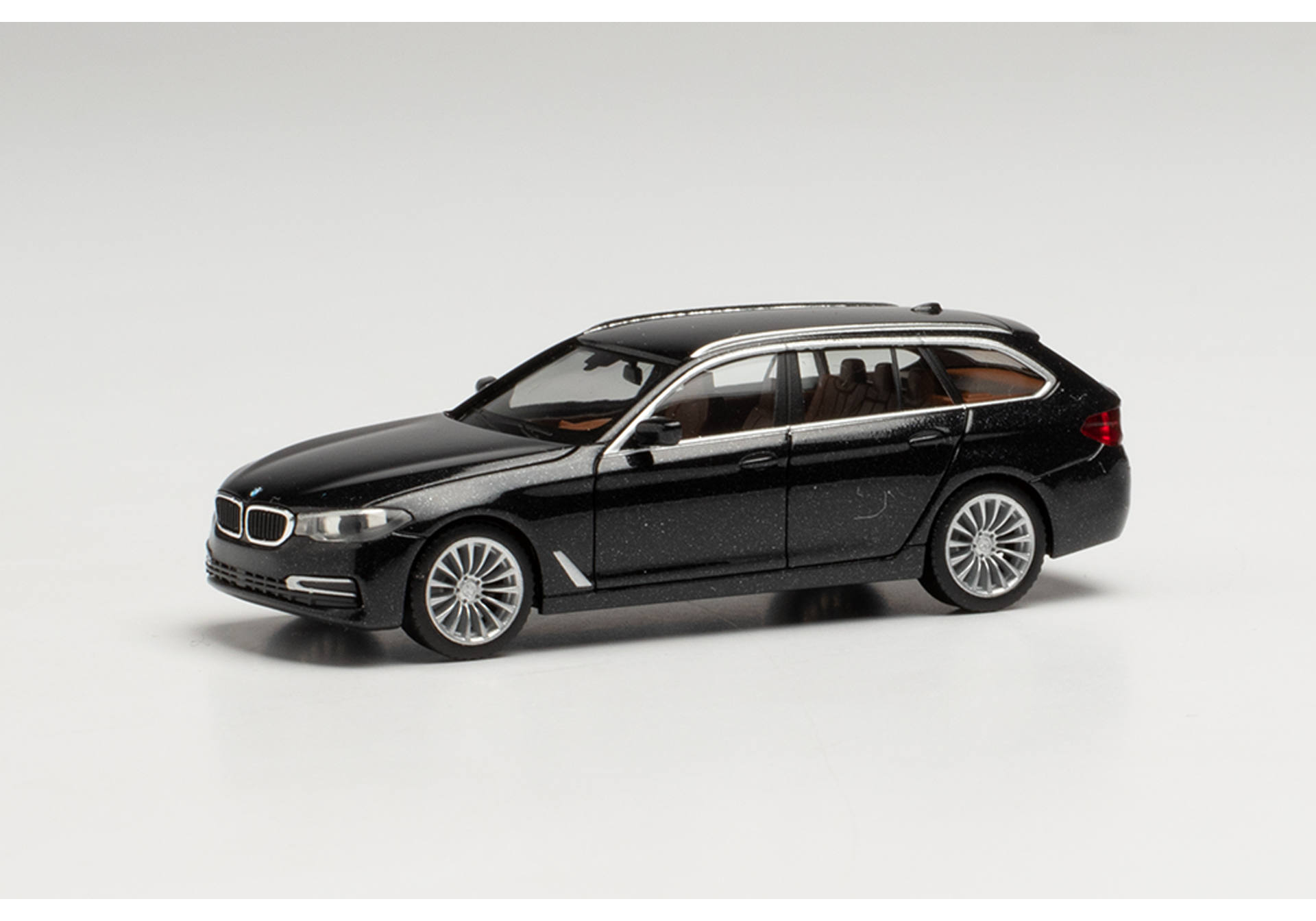 BMW 5er Touring, black metallic