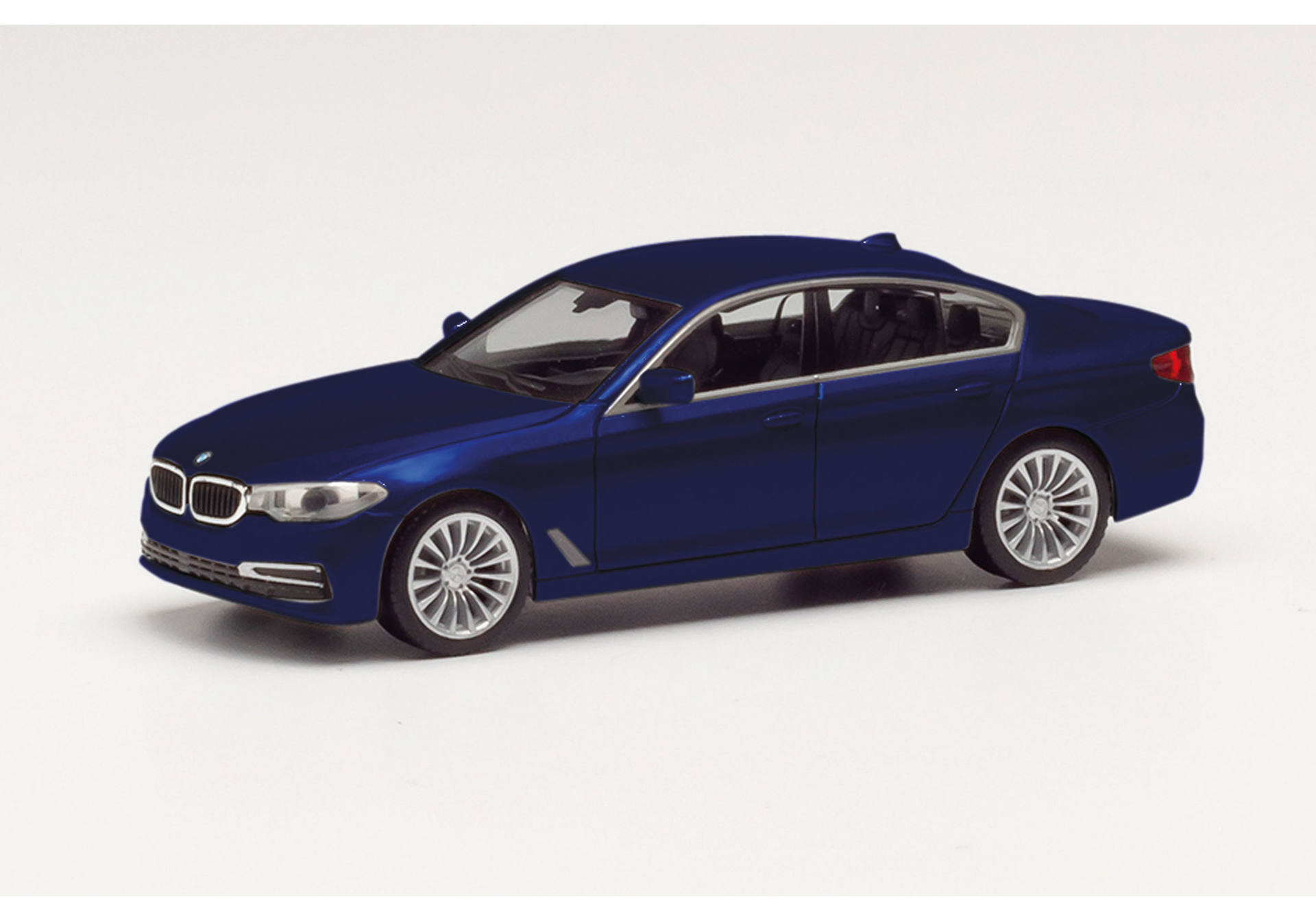 BMW 5er Limousine, tansanitblau metallic
