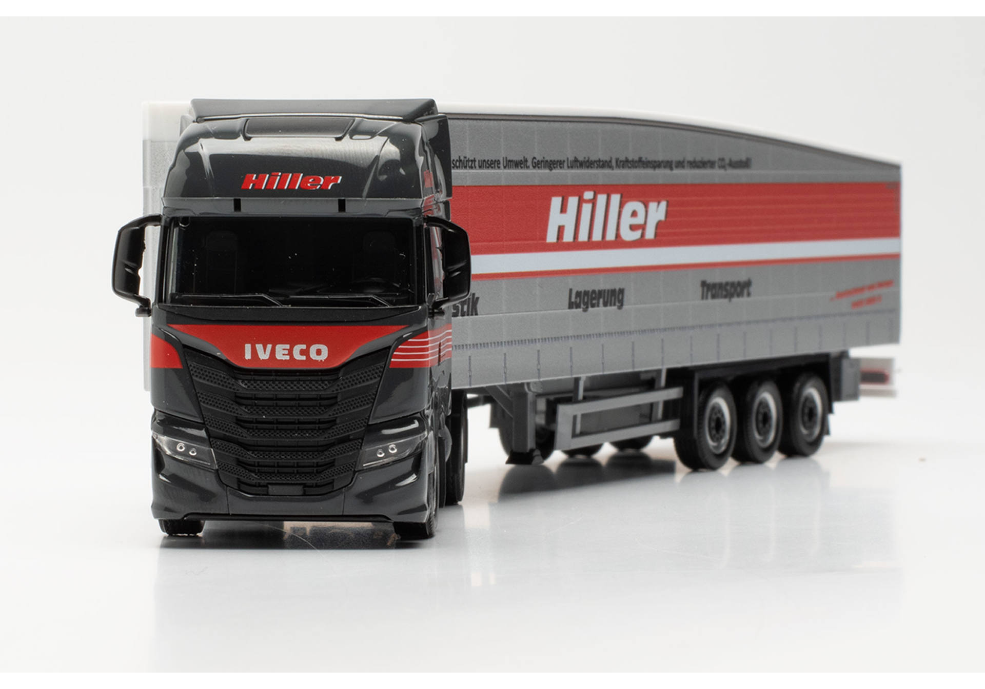 Iveco S-Way Schmitz Ecoflex semitrailer truck „Hiller Logistik“ (Niedersachsen/Lüneburg)