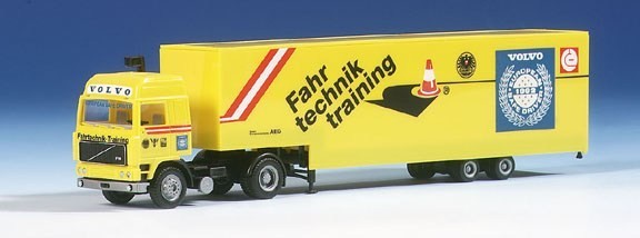 Volvo F12 Jumbocofan-Sattel train 2A/2A model for Austrian trade