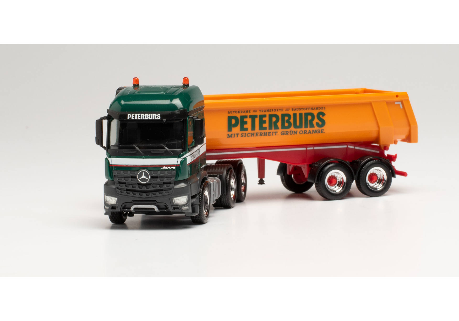 Mercedes-Benz Arocs 6x4 tipper semitrailer „Peterburs“