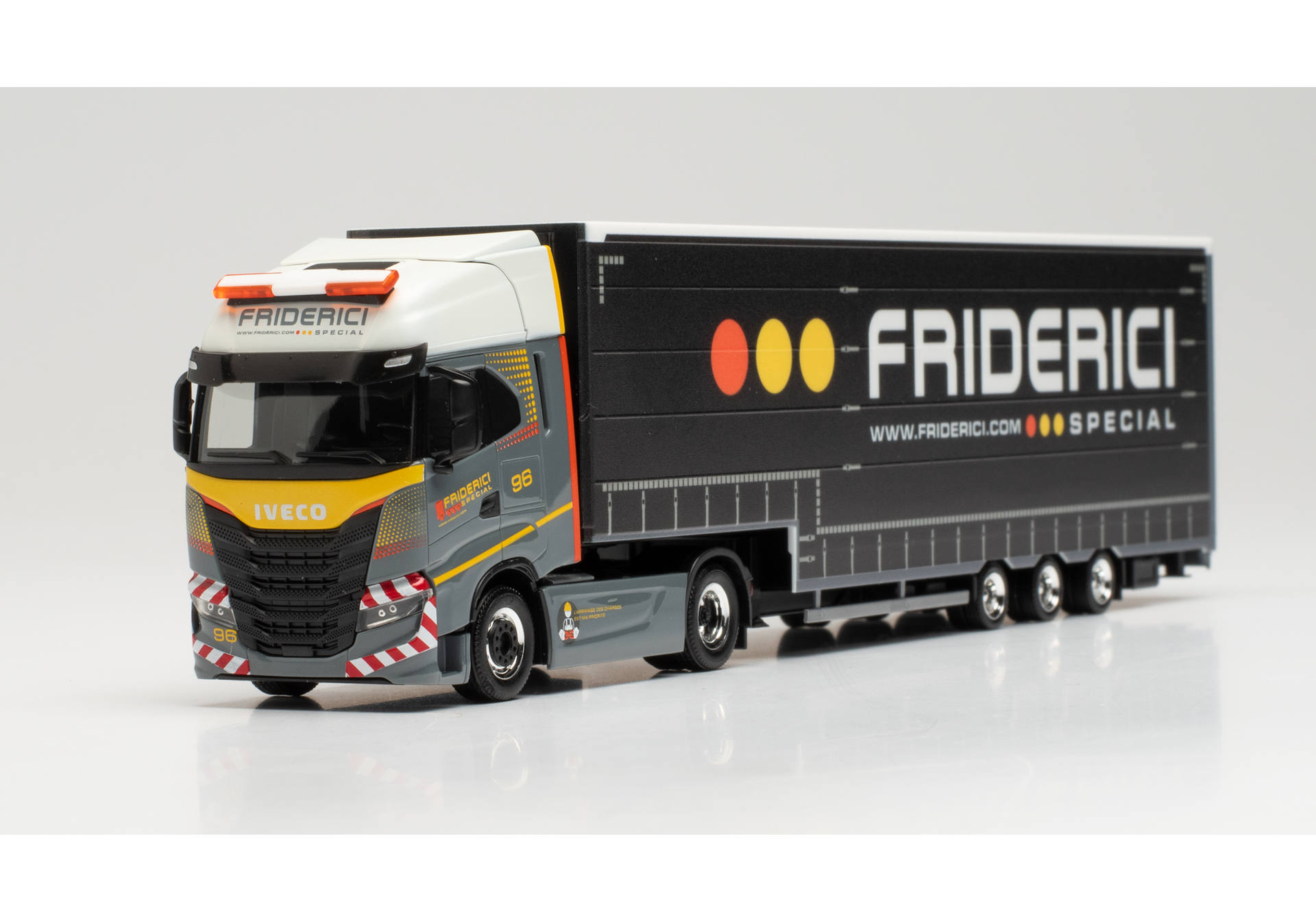 Iveco S-Way Volumen-Sattelzug „Friderici“
