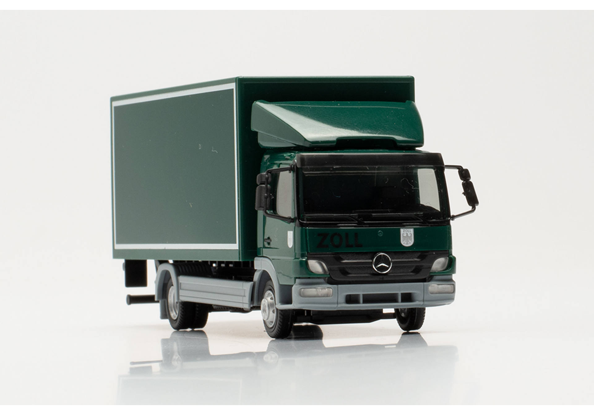 Mercedes-Benz Atego ‘10 box truck customs