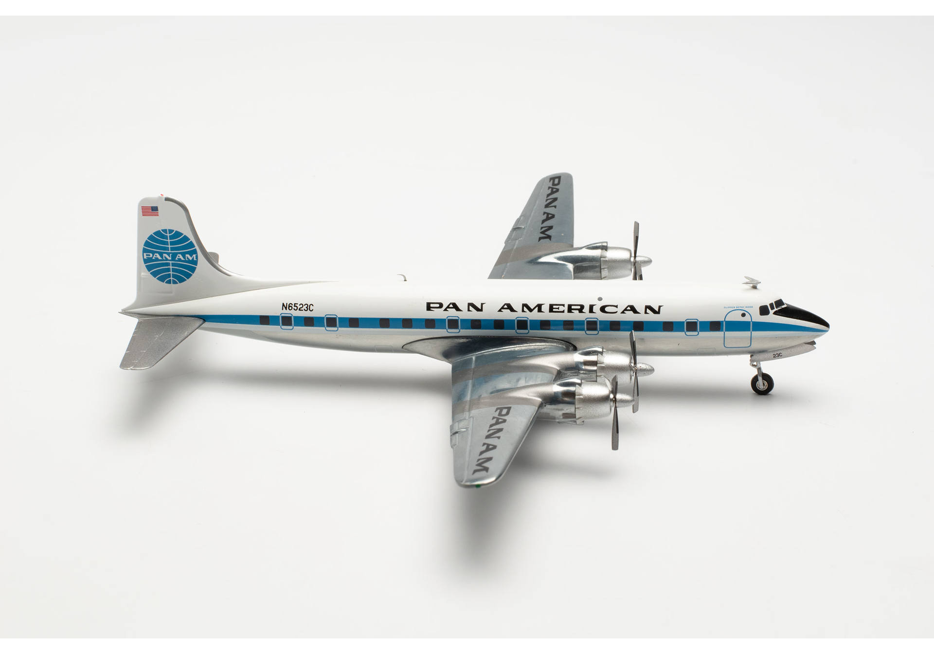 Pan Am Douglas DC-6B – N6523C “Clipper Betsy Ross”