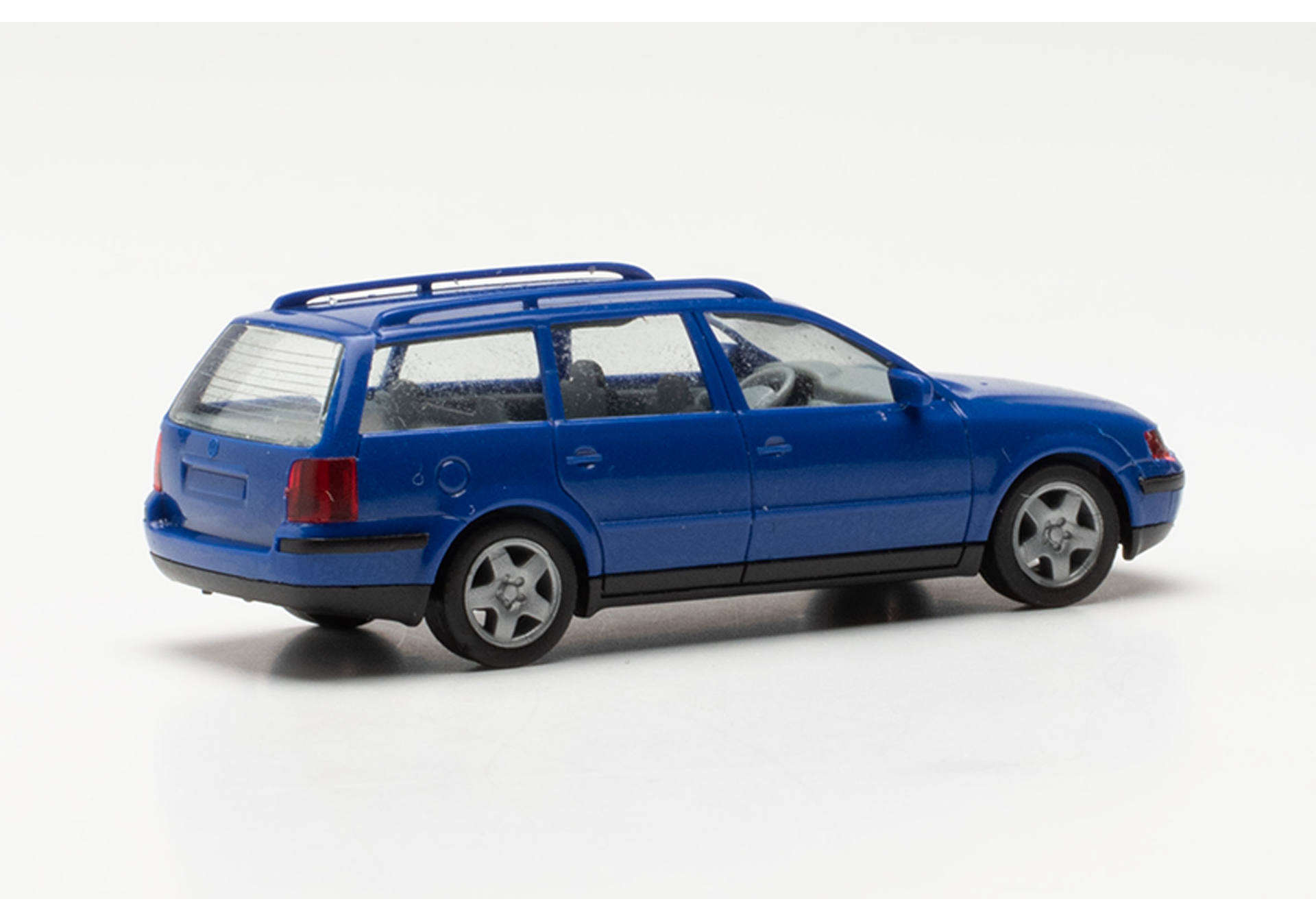 Herpa Minikit: Volkswagen (VW) Passat Variant, ultramarine blue