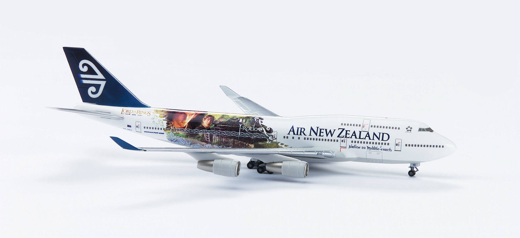 Air New Zealand Boeing 747-400 "Lord of the Rings - Frodo"