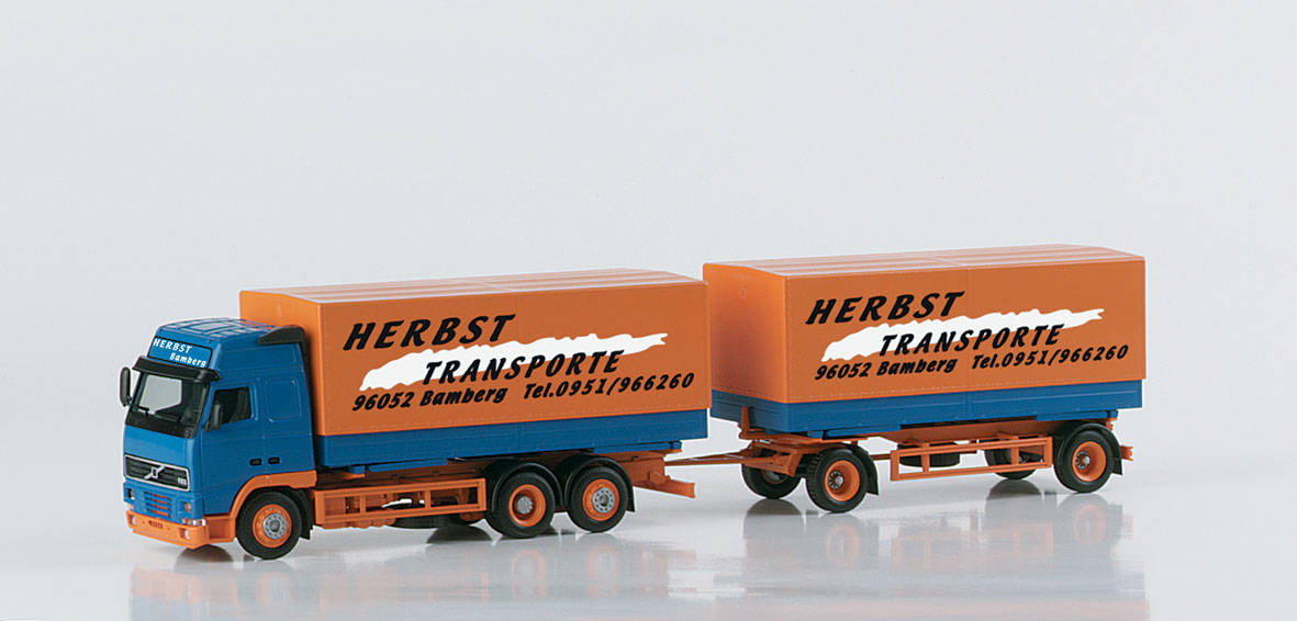Volvo FH Wechselpritschen-Hängerzug "Herbst Bamberg"