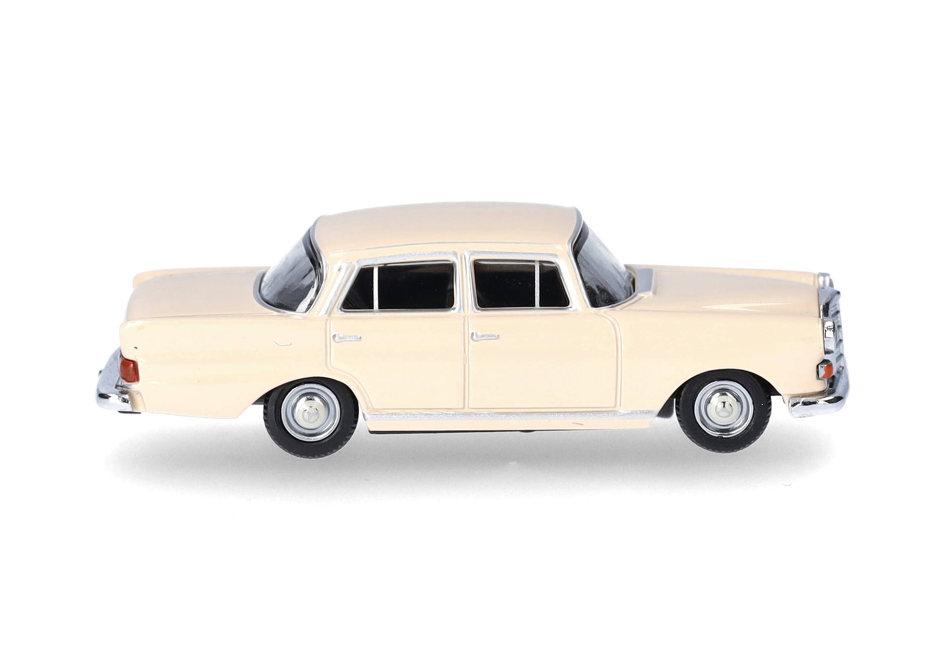 Mercedes-Benz 200 Heckflosse, creme