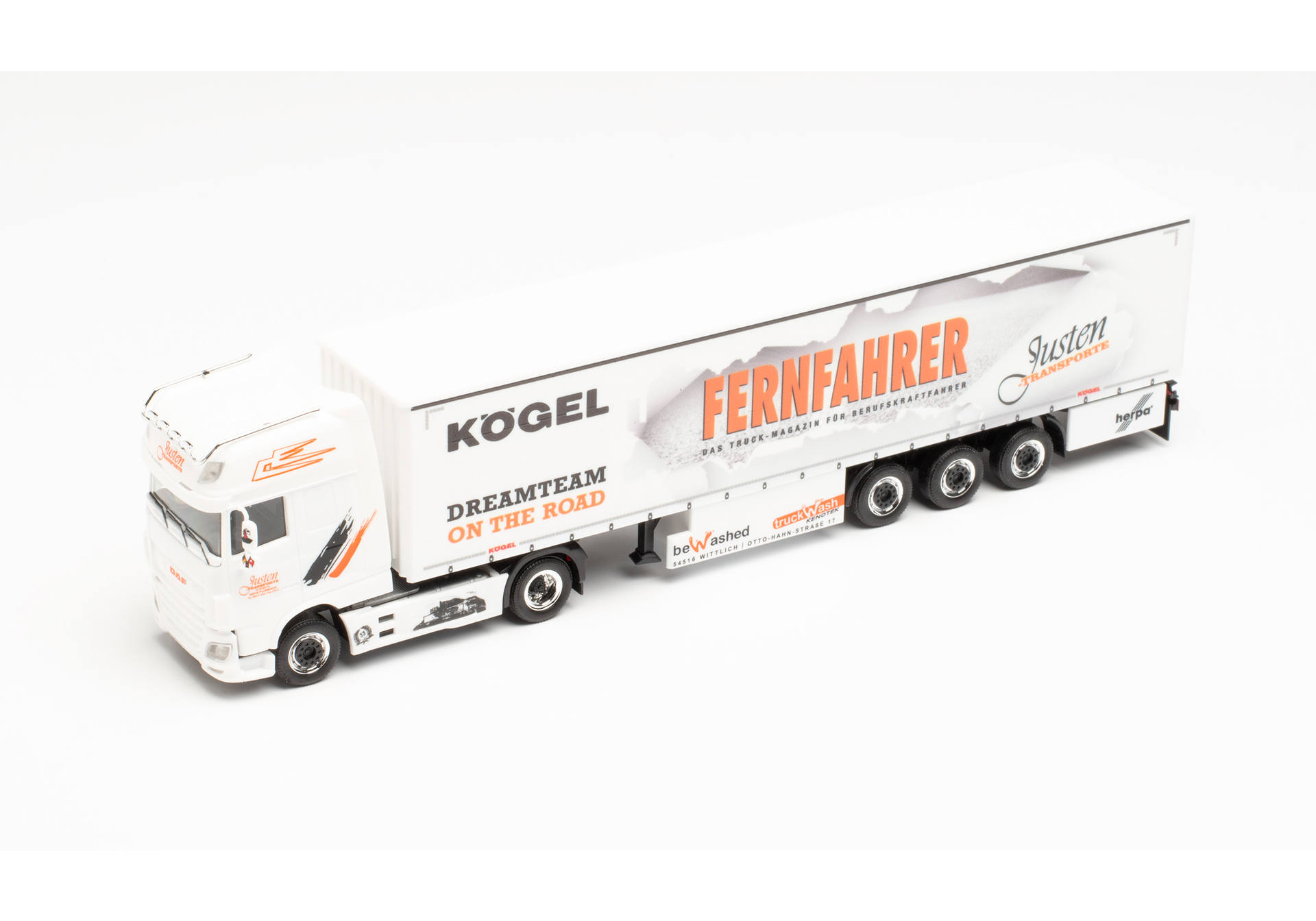 DAF XF SSC Gardinenplanensattelzug „Justen Transporte“