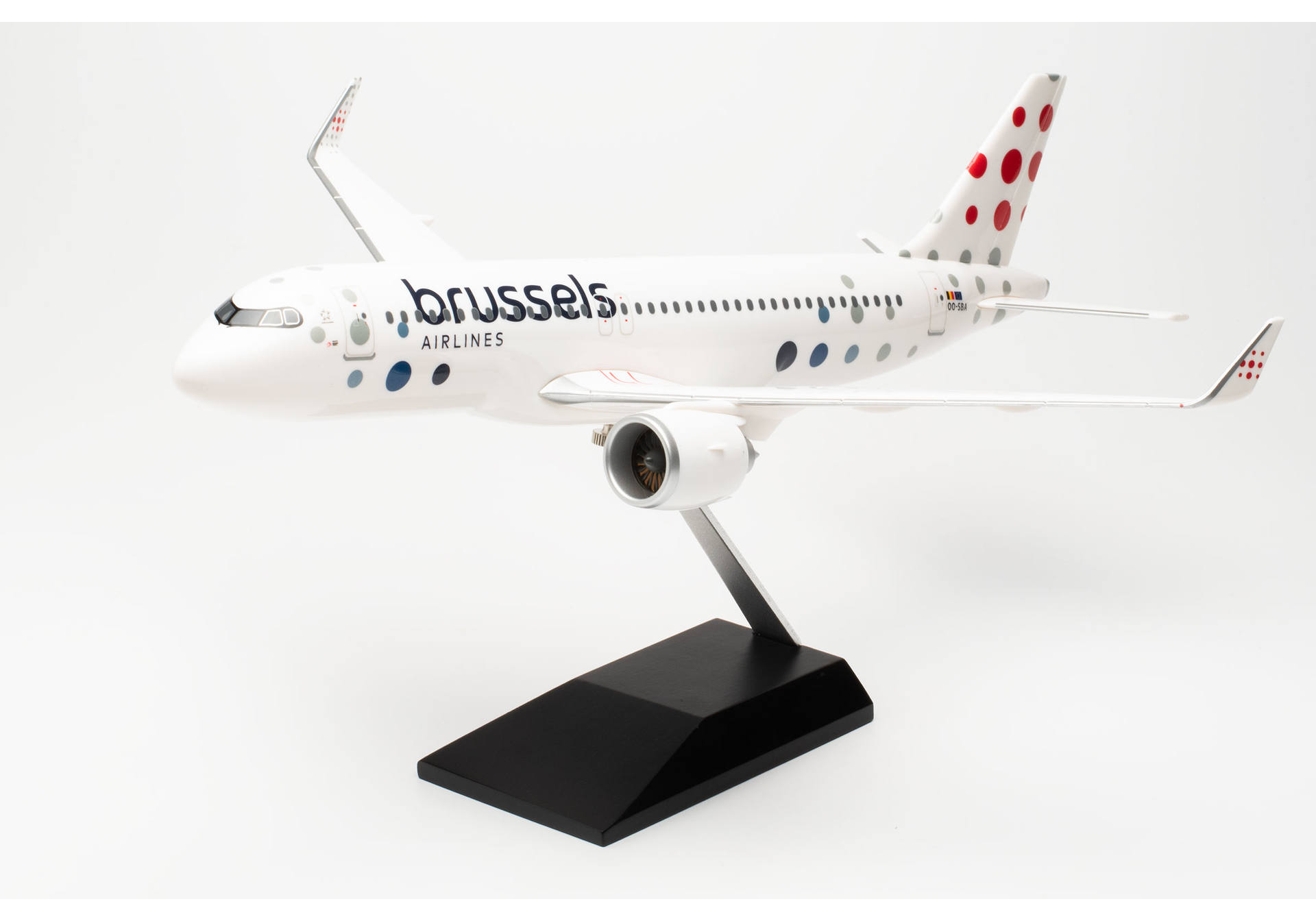 Brussels Airlines Airbus A320neo (1:100) - OO-SBA