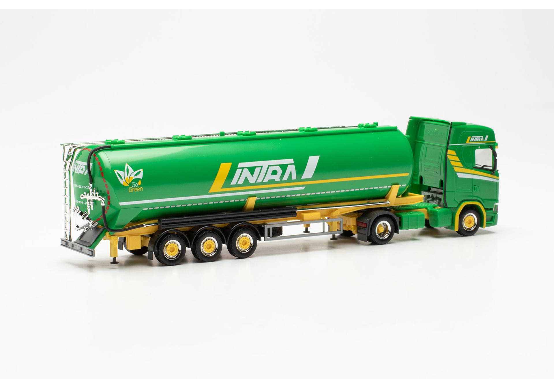 Scania CS 20 HD Silo-Sattelzug „Intra“ (Polen/Iłowa)