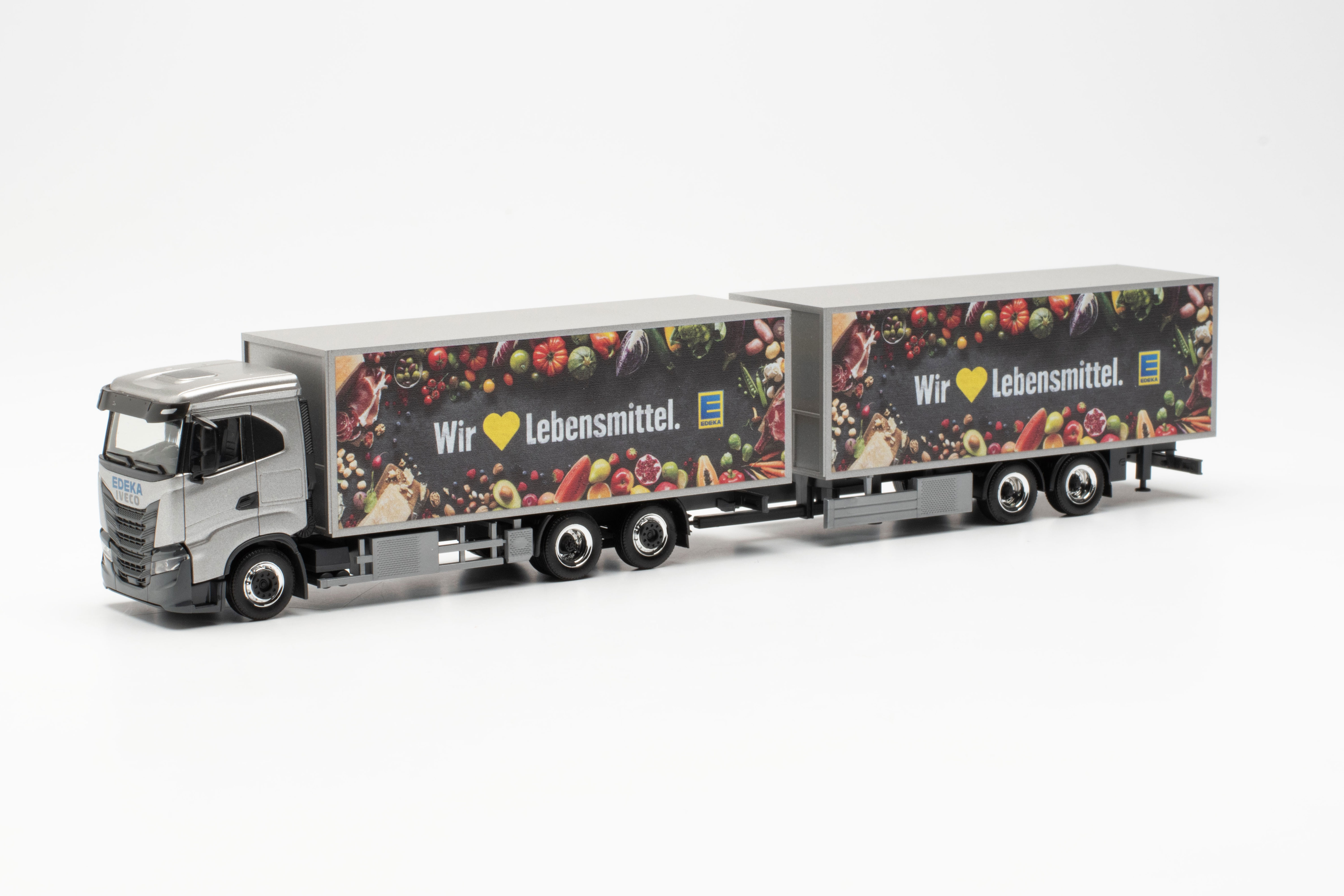 Iveco S-Way ND LNG refrigerated box tandem trailer „EDEKA“