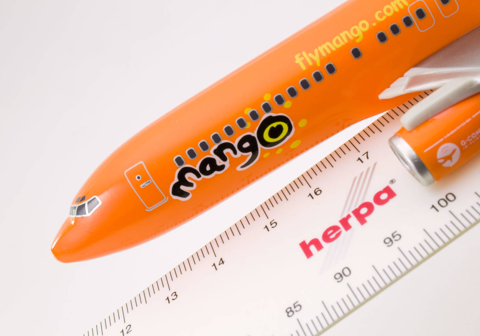 Mango Boeing 737-800