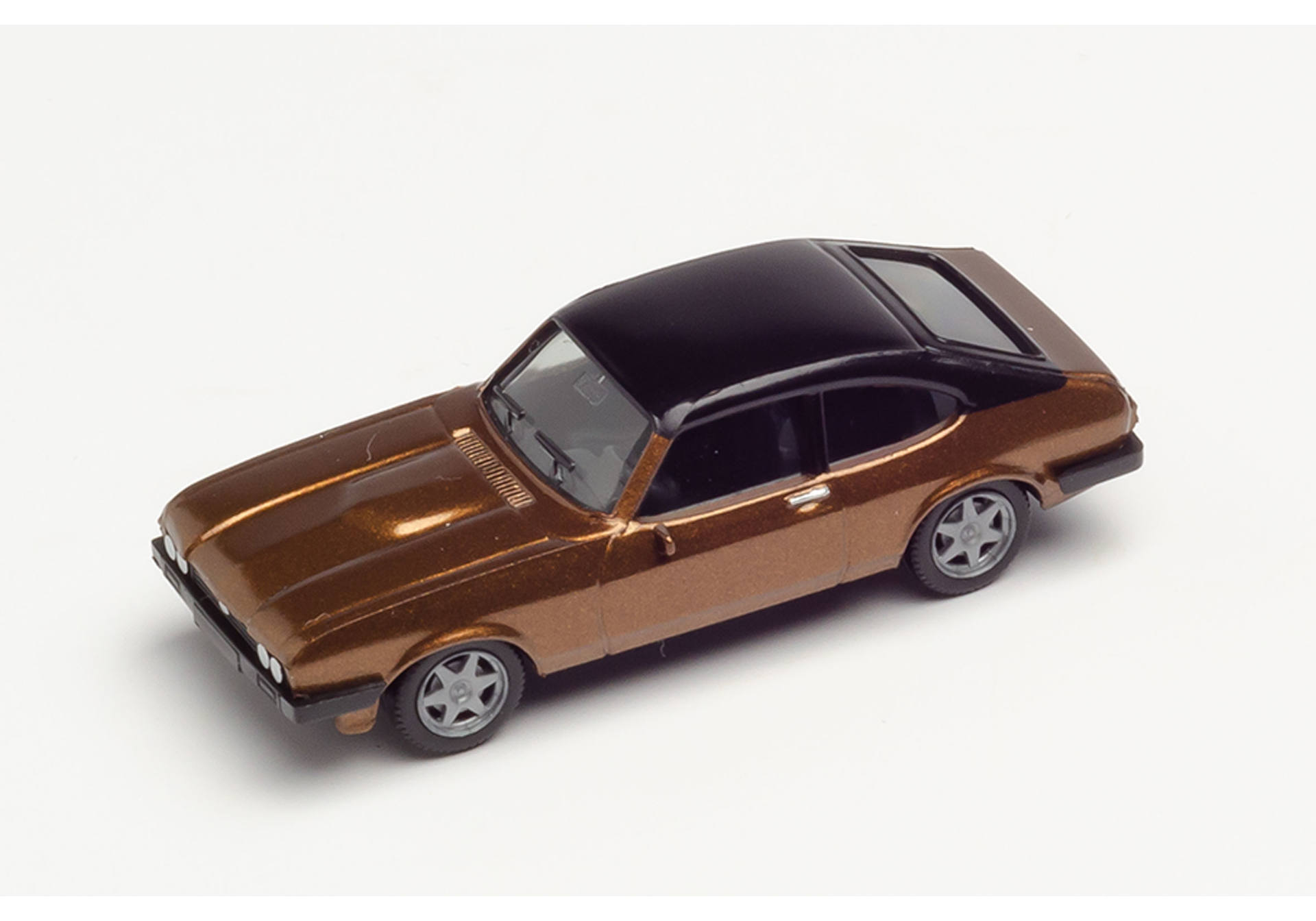 Ford Capri II mit Vinyldach, braunmetallic