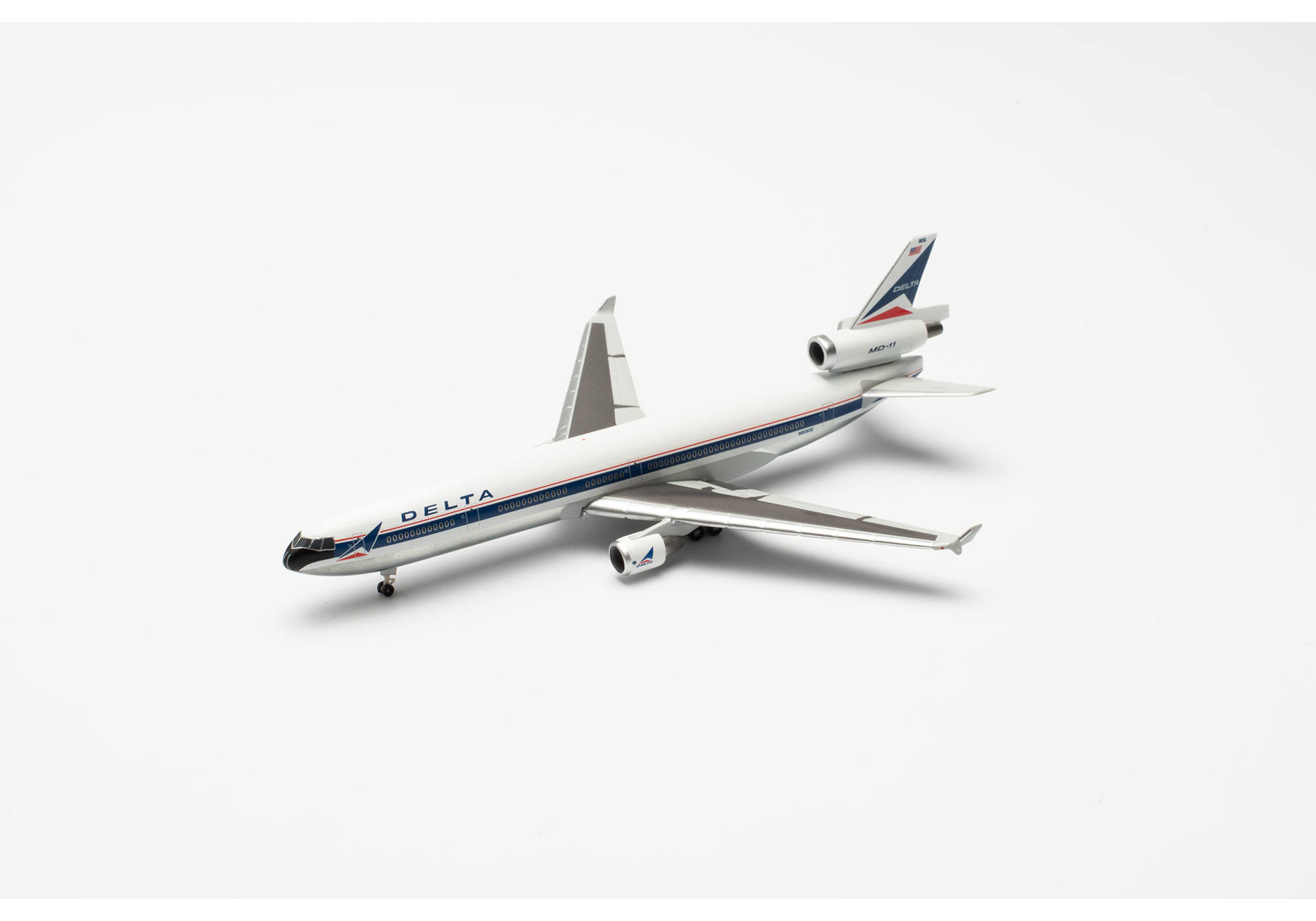 Delta Air Lines McDonnell Douglas MD-11 – N806DE
